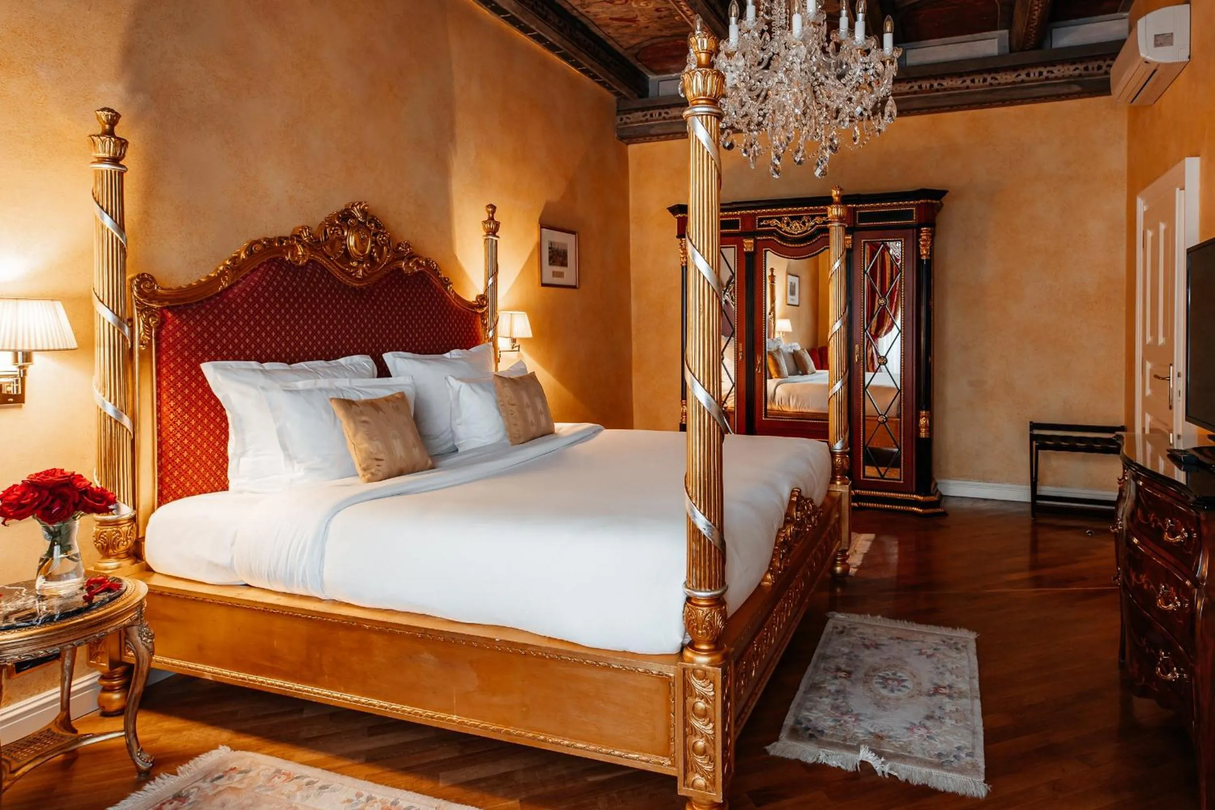 Bed in Alchymist Grand Hotel and Spa