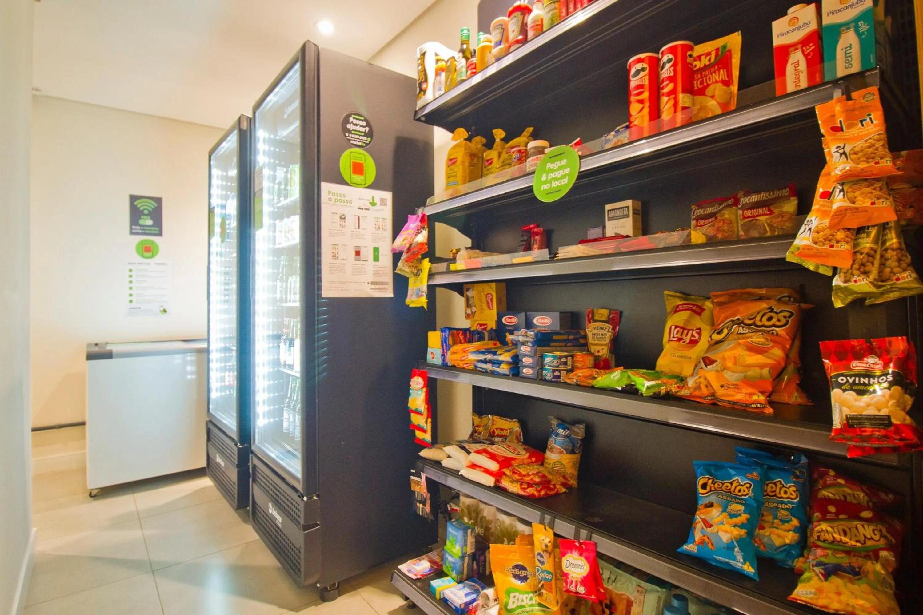 On-site shops in Smart Charlie Consolação