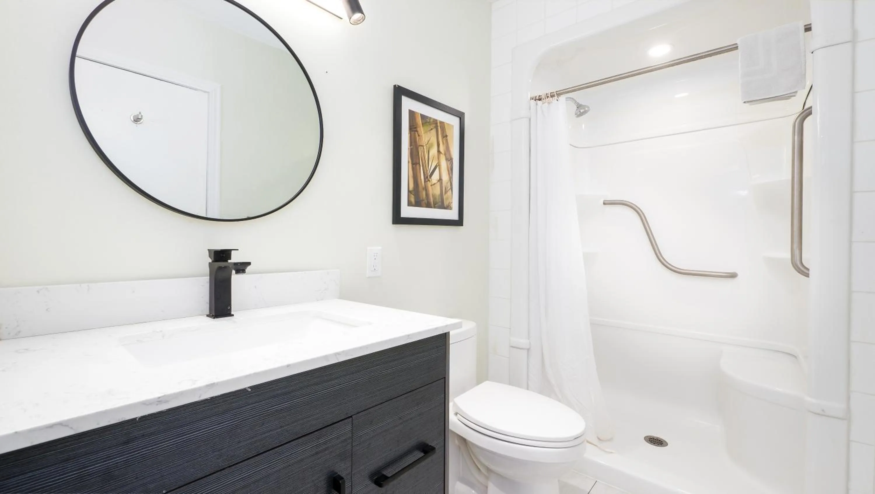 Shower in Coach House Inn