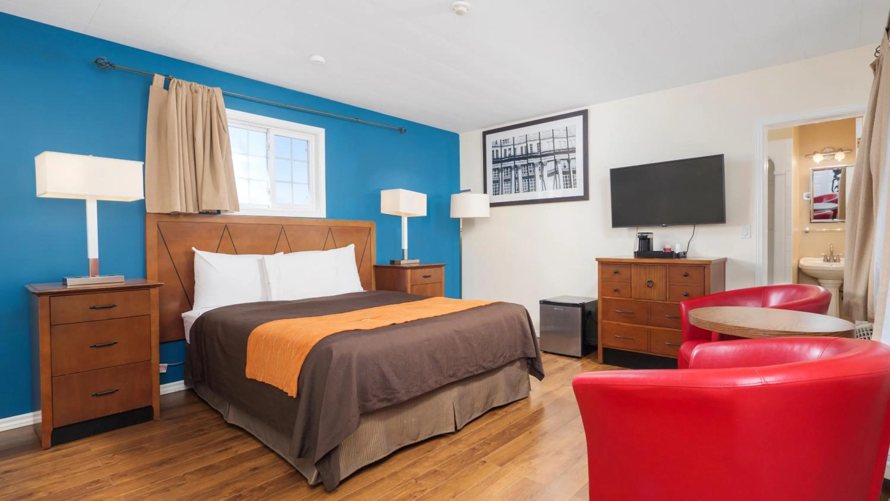Bedroom in Coach House Inn