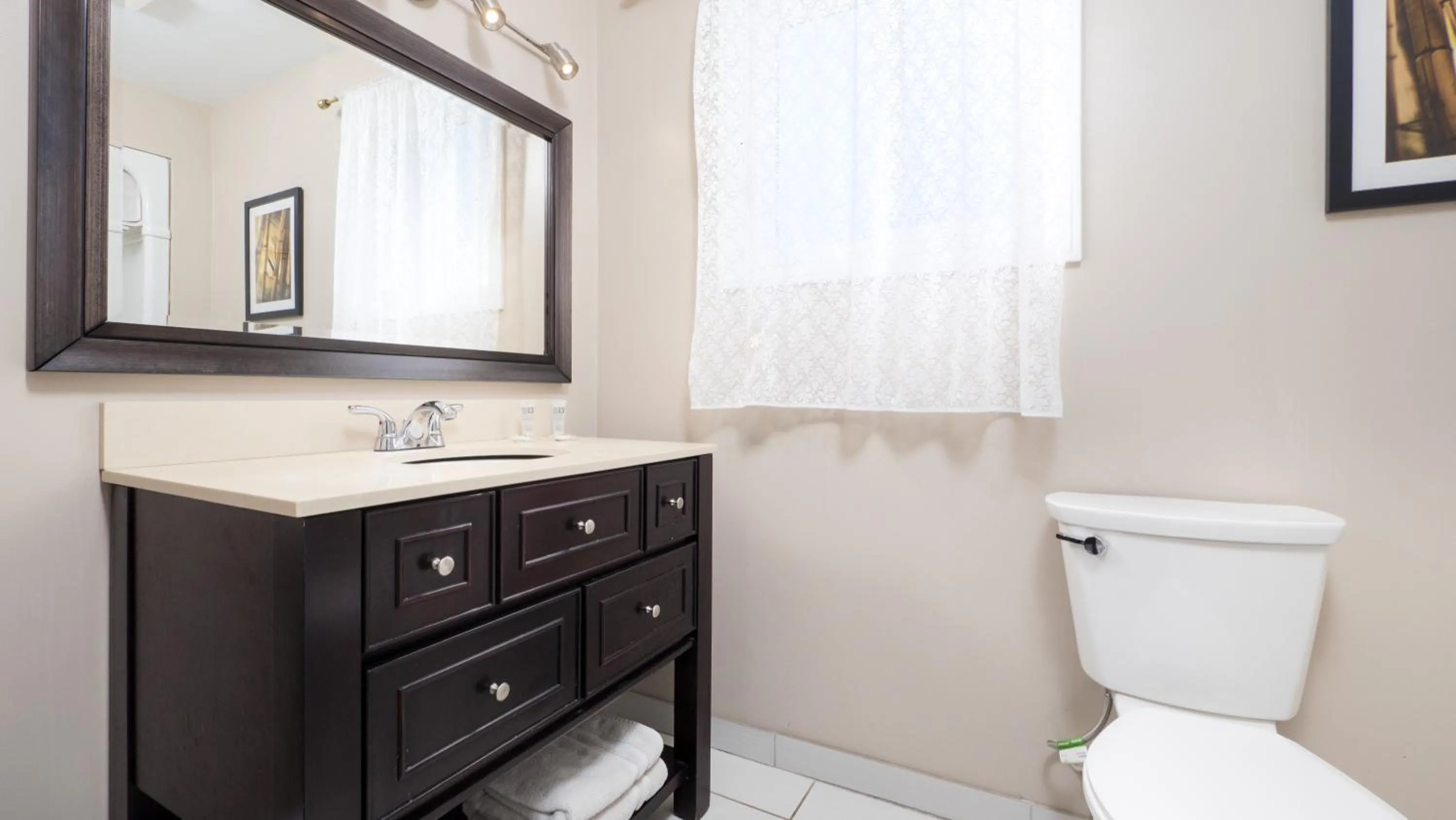Bathroom in Coach House Inn
