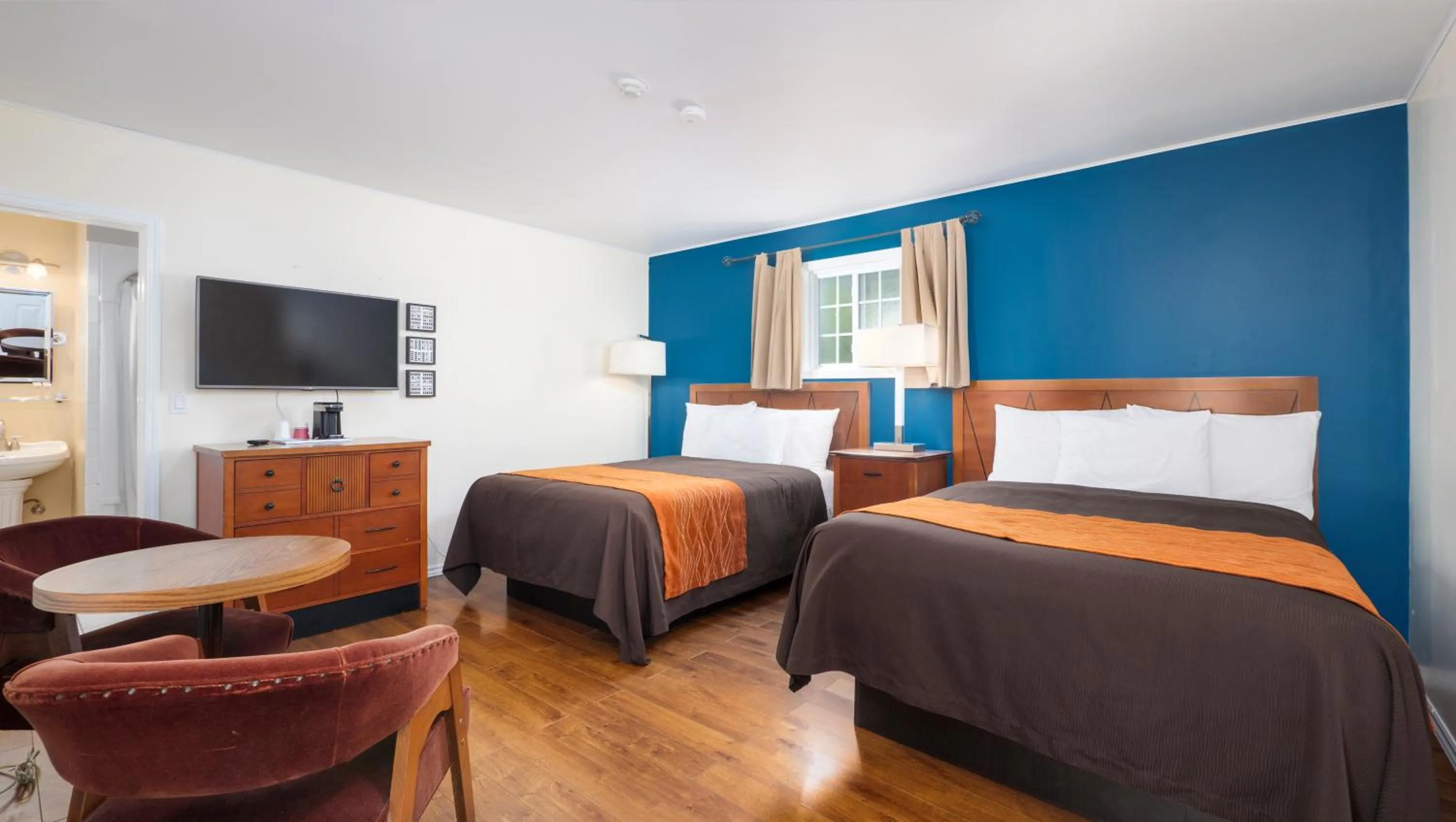 Bedroom in Coach House Inn