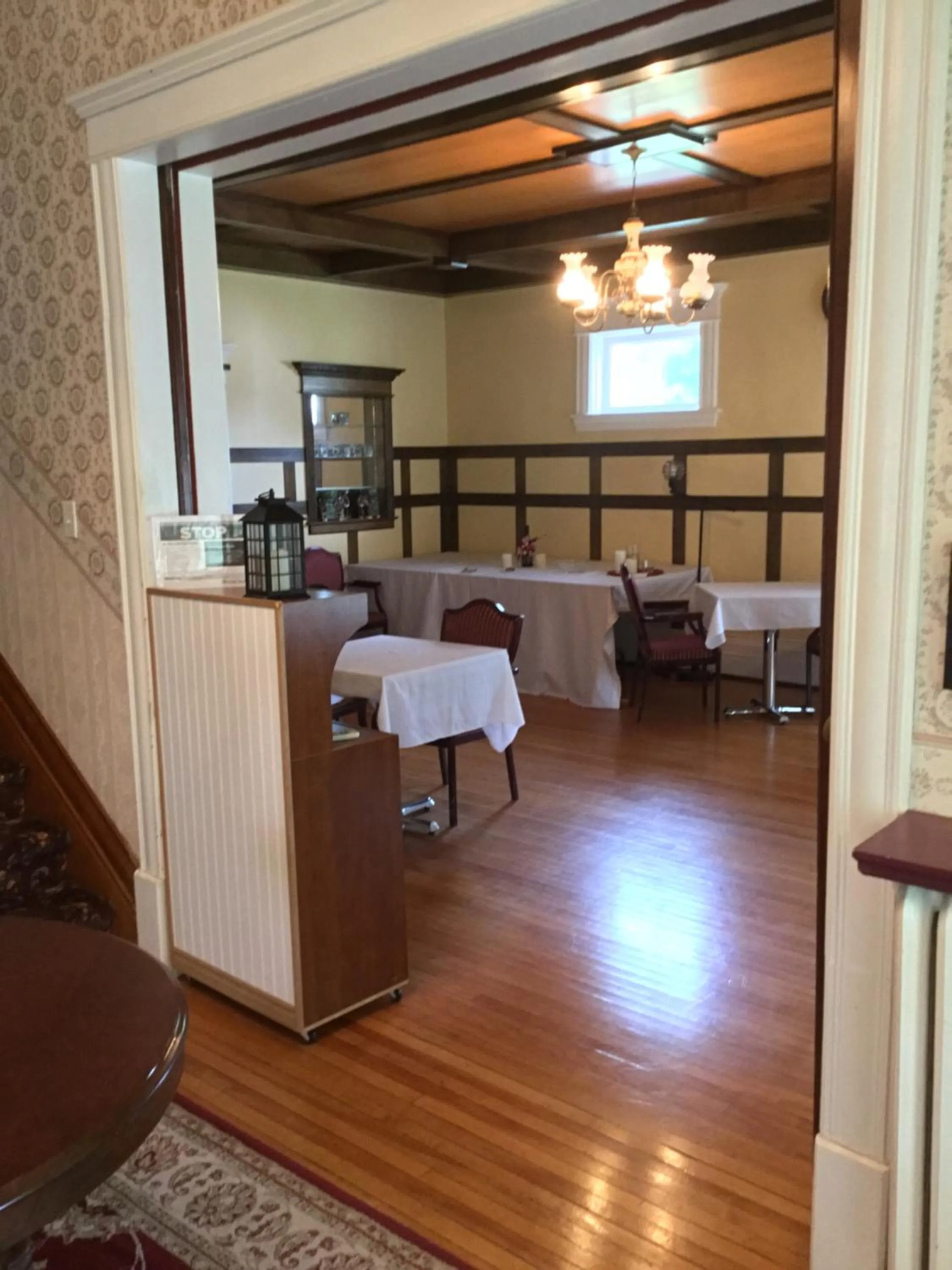 Lounge or bar in Marmora and Lake Inn and Victorian Diner
