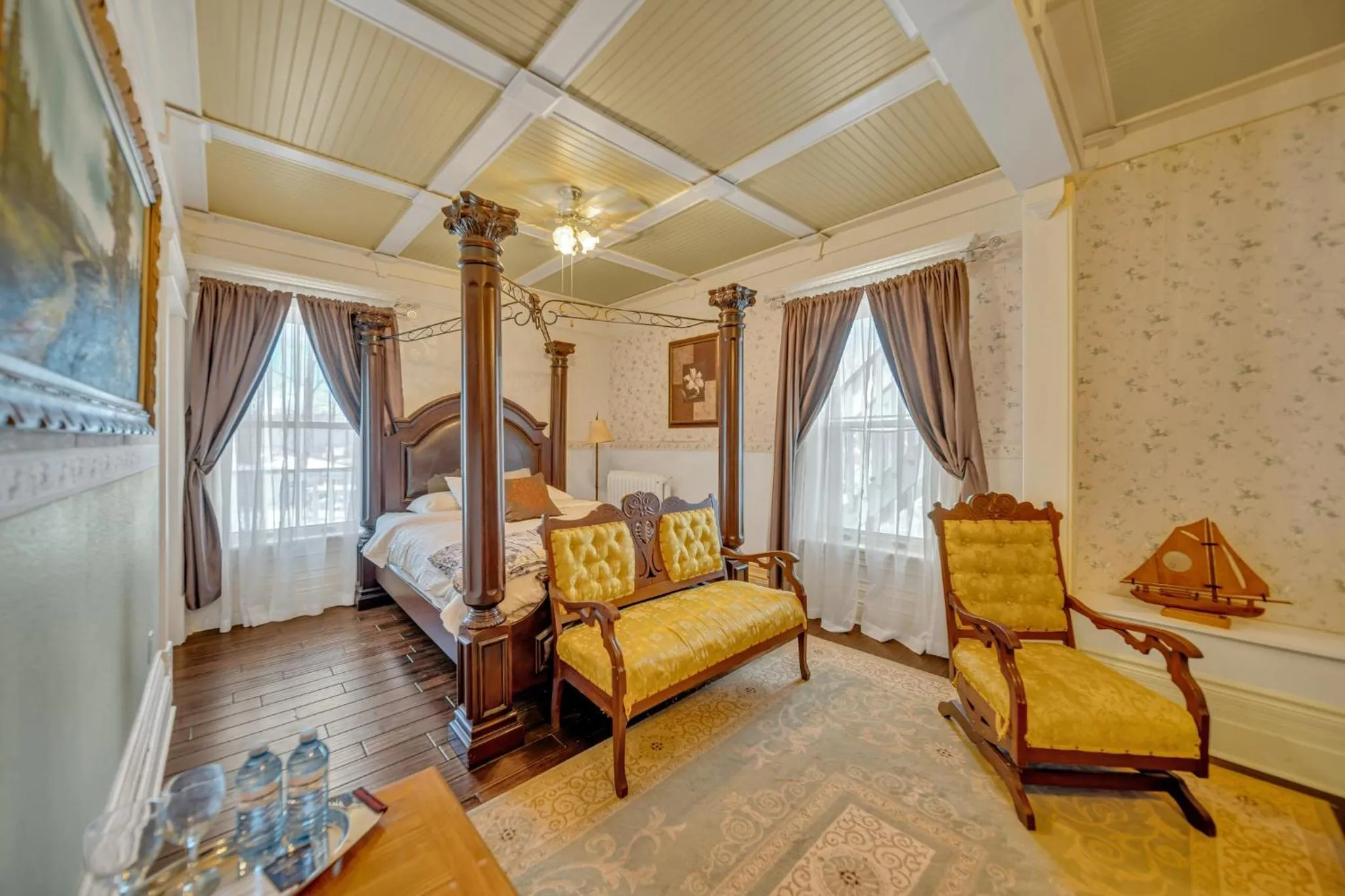 Marmora and Lake Inn and Victorian Diner