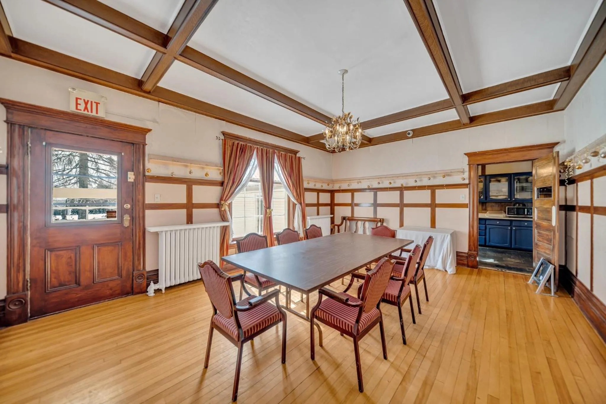 Marmora and Lake Inn and Victorian Diner