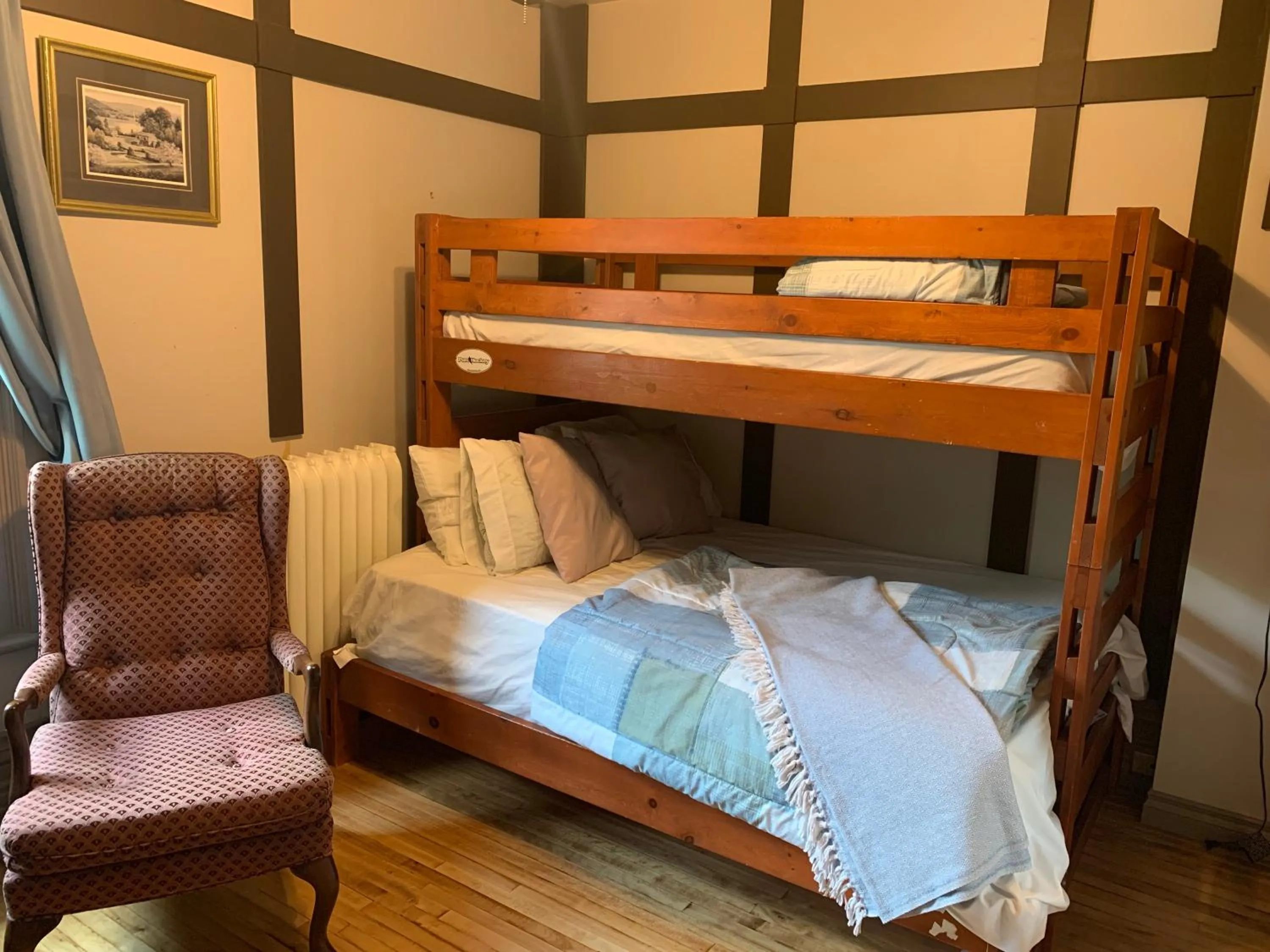 Marmora and Lake Inn and Victorian Diner