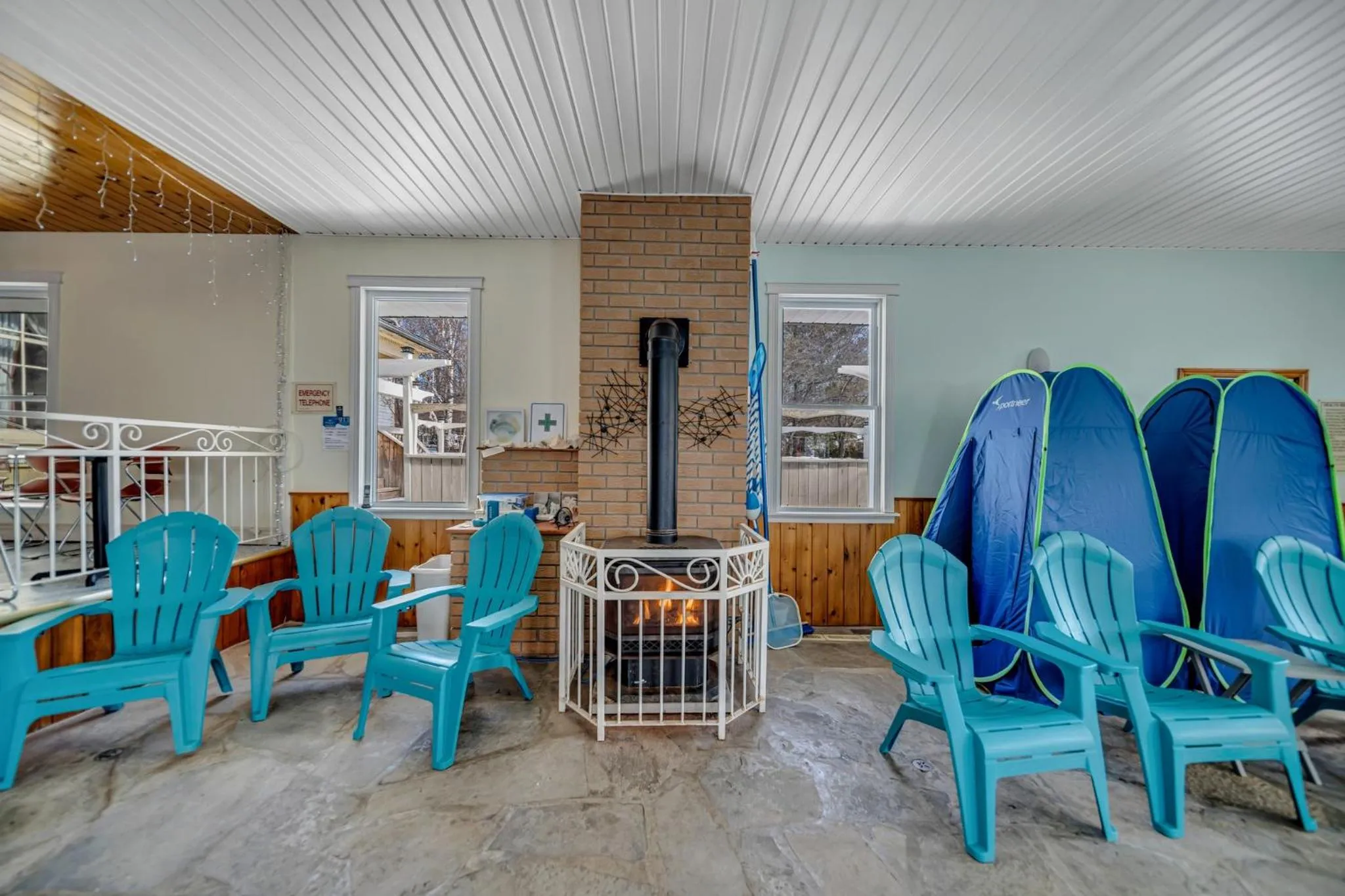 Marmora and Lake Inn and Victorian Diner