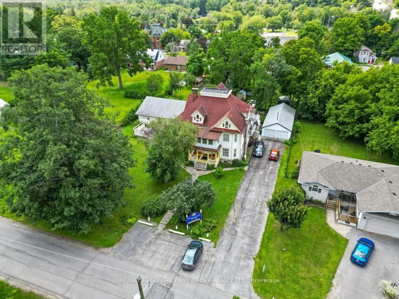 Marmora and Lake Inn and Victorian Diner