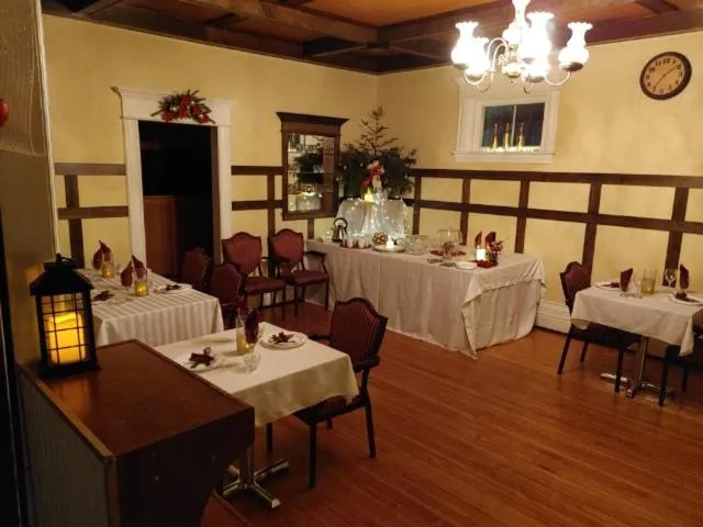 Banquet/Function facilities in Marmora and Lake Inn and Victorian Diner
