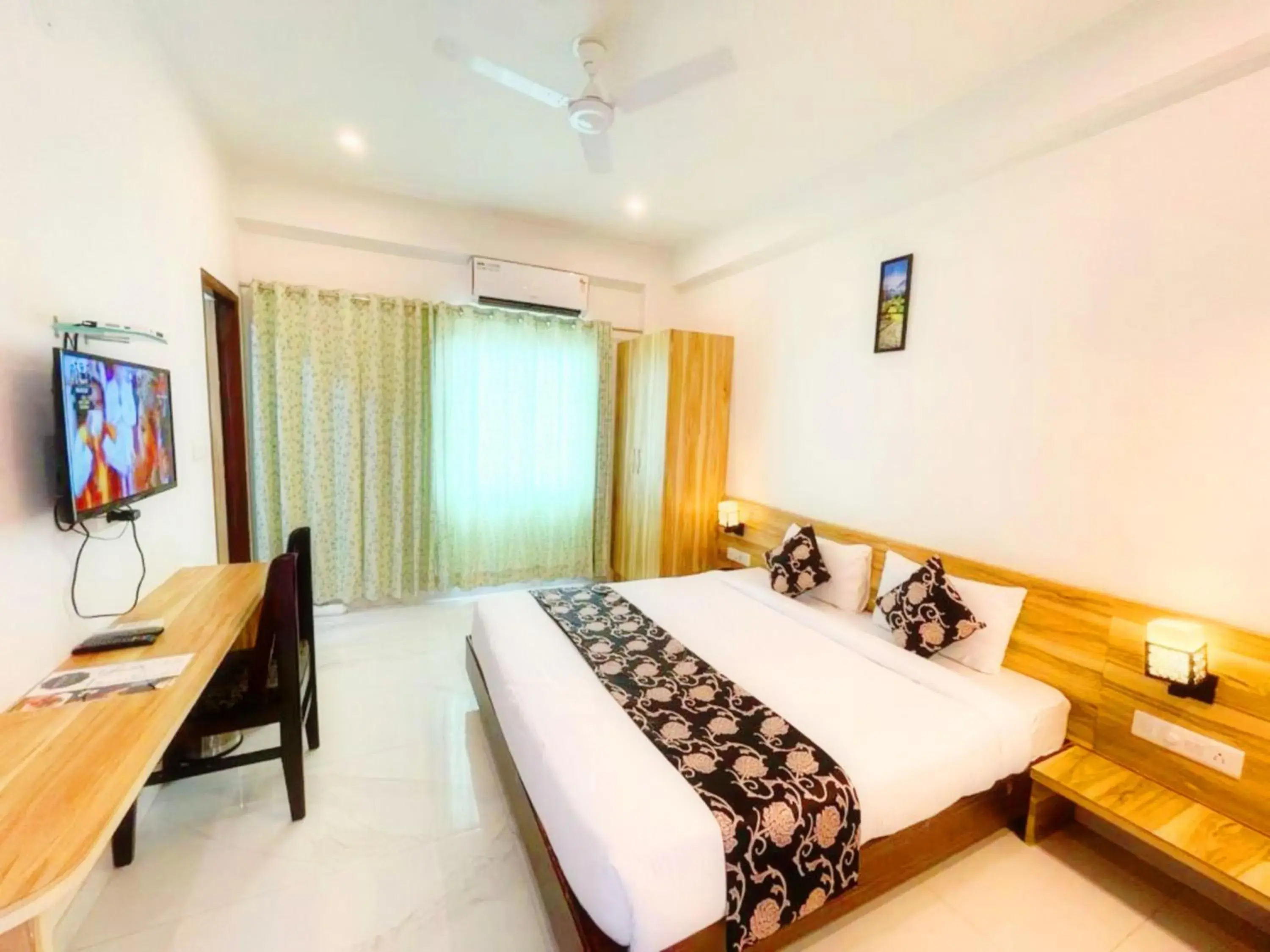 Deluxe Double or Twin Room in HOTEL THE CELEBRATION BY AMOD Best Hotel & Rooftop Deluxe Double or Twin Room in HOTEL THE CELEBRATION BY AMOD Best Hotel & Rooftop