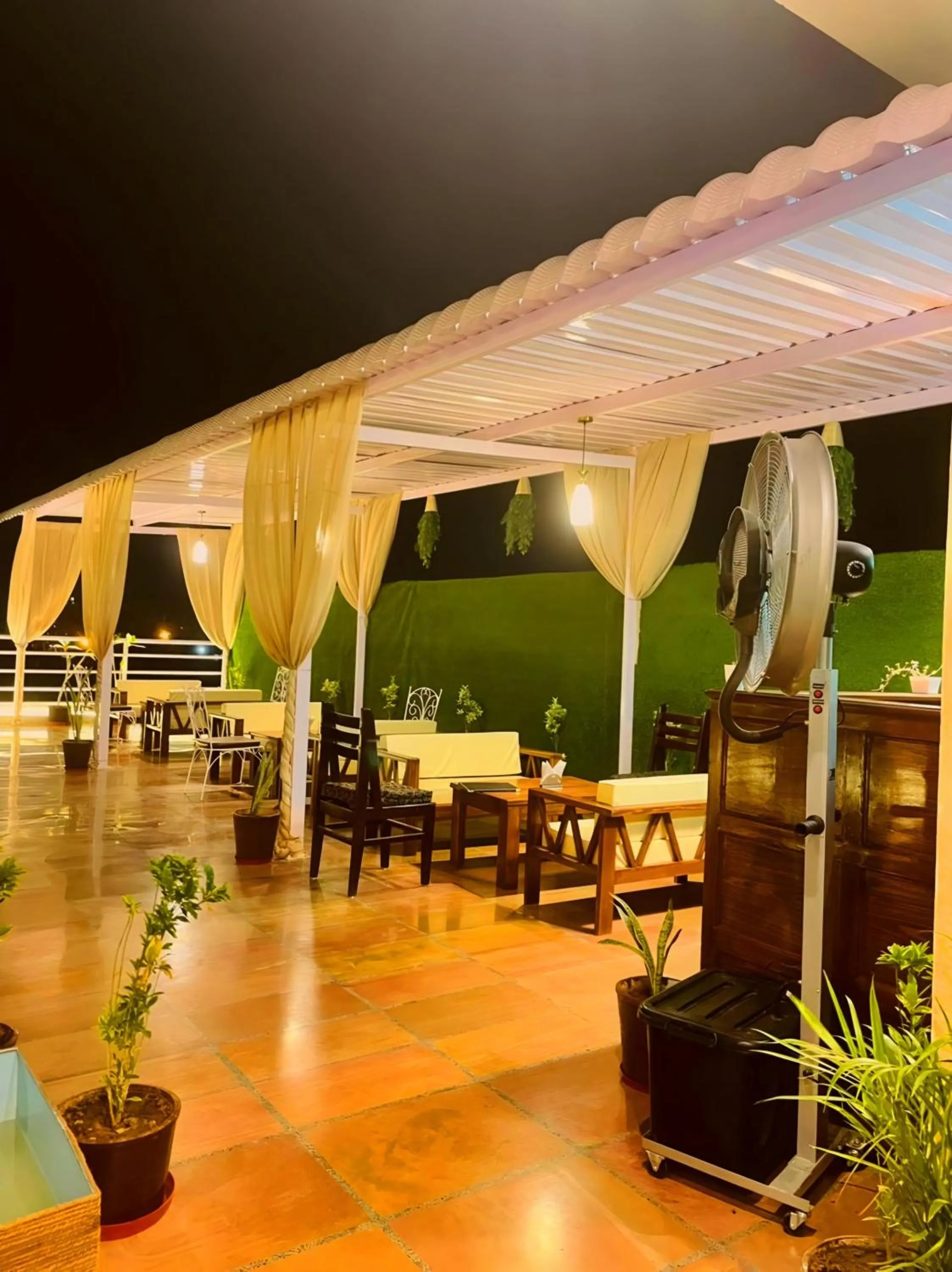 Restaurant/places to eat in HOTEL THE CELEBRATION BY AMOD Best Hotel & Rooftop