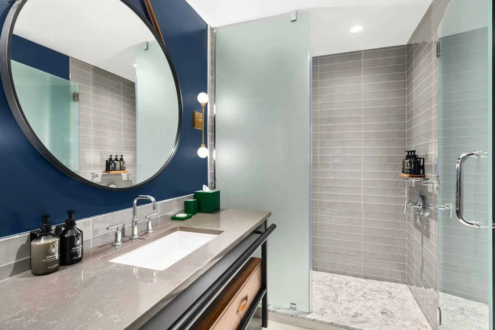 Bathroom in Hotel Indigo Vancouver Dwtn - Portland Area by IHG