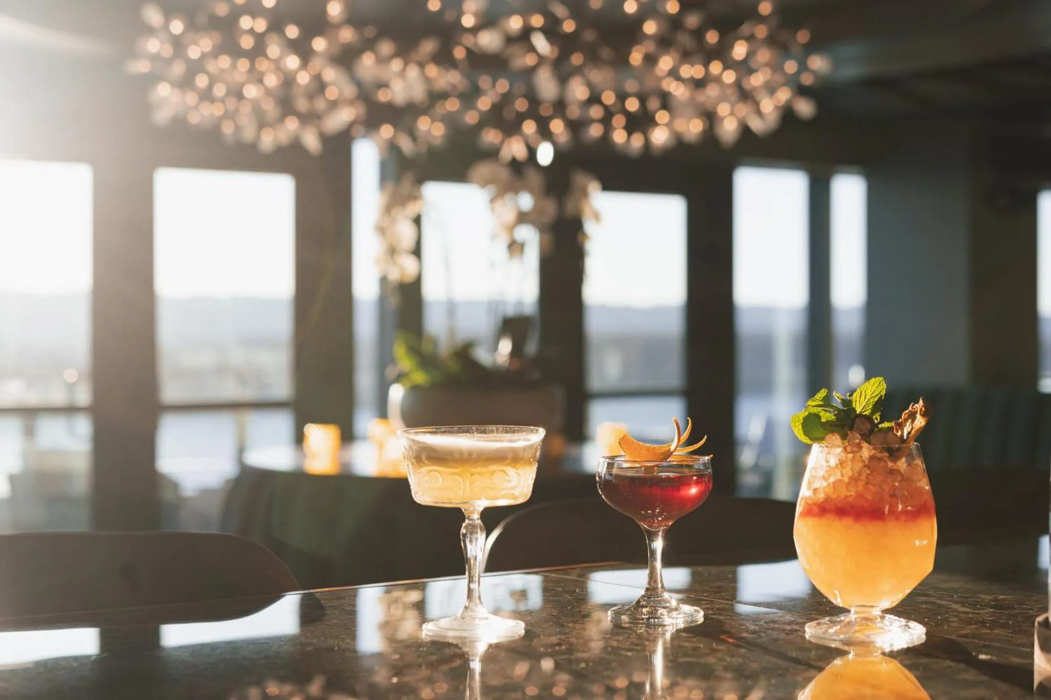 Lounge or bar in Hotel Indigo Vancouver Dwtn - Portland Area by IHG