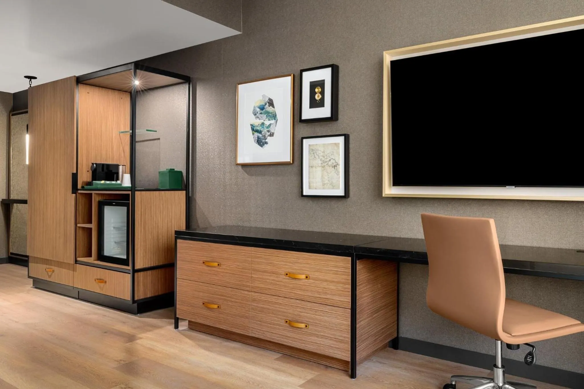 Photo of the whole room in Hotel Indigo Vancouver Dwtn - Portland Area by IHG