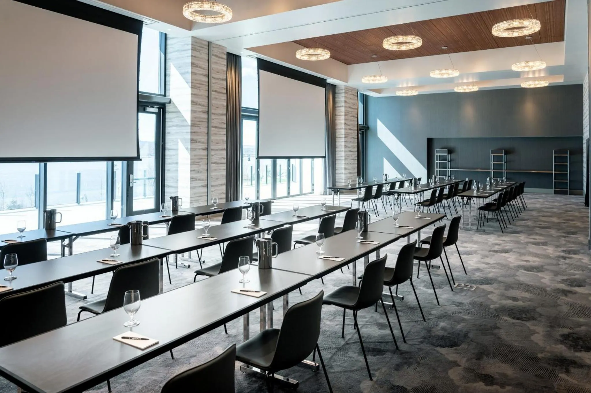 Meeting/conference room in Hotel Indigo Vancouver Dwtn - Portland Area by IHG