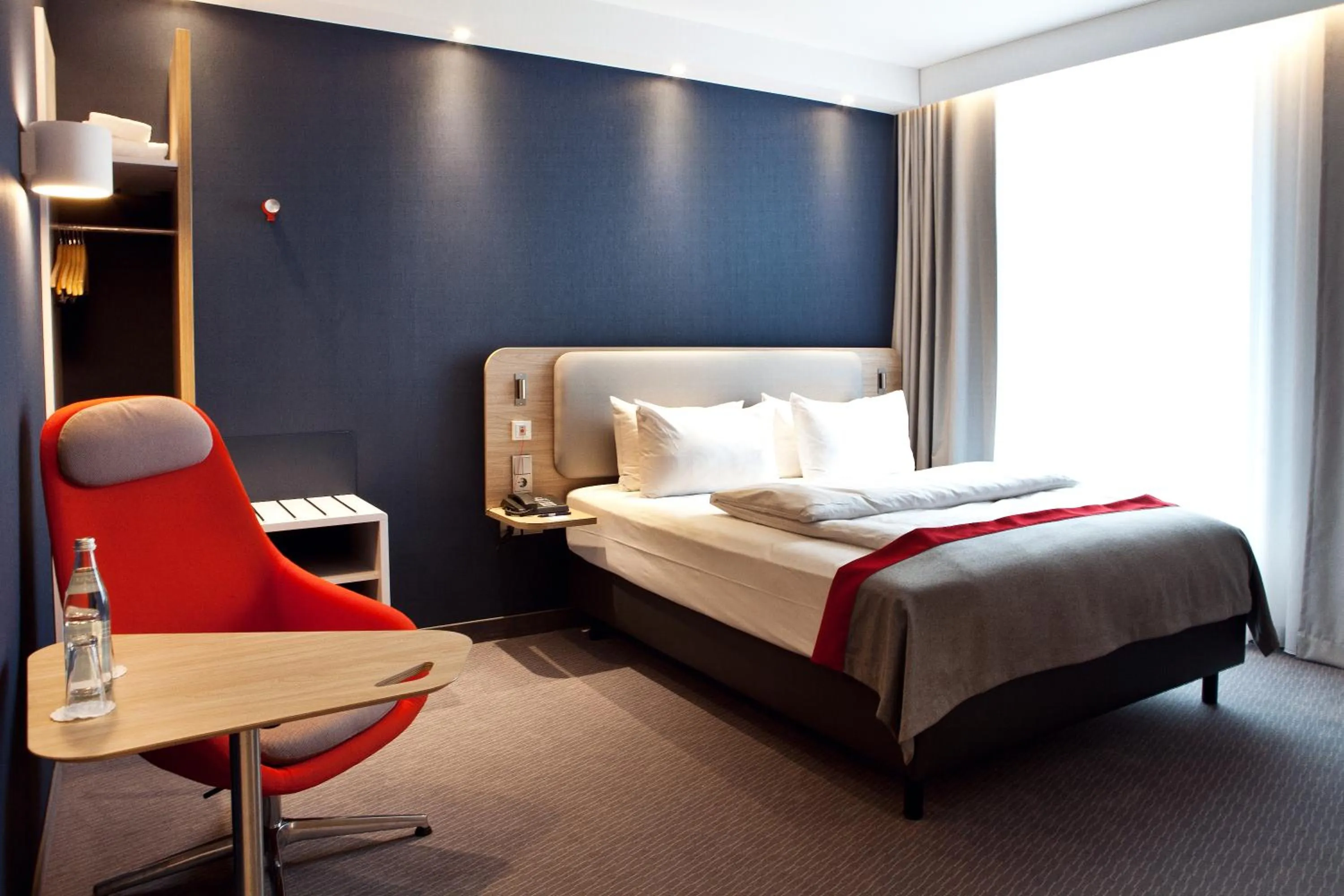 Bedroom, Bed in Holiday Inn Express - Recklinghausen