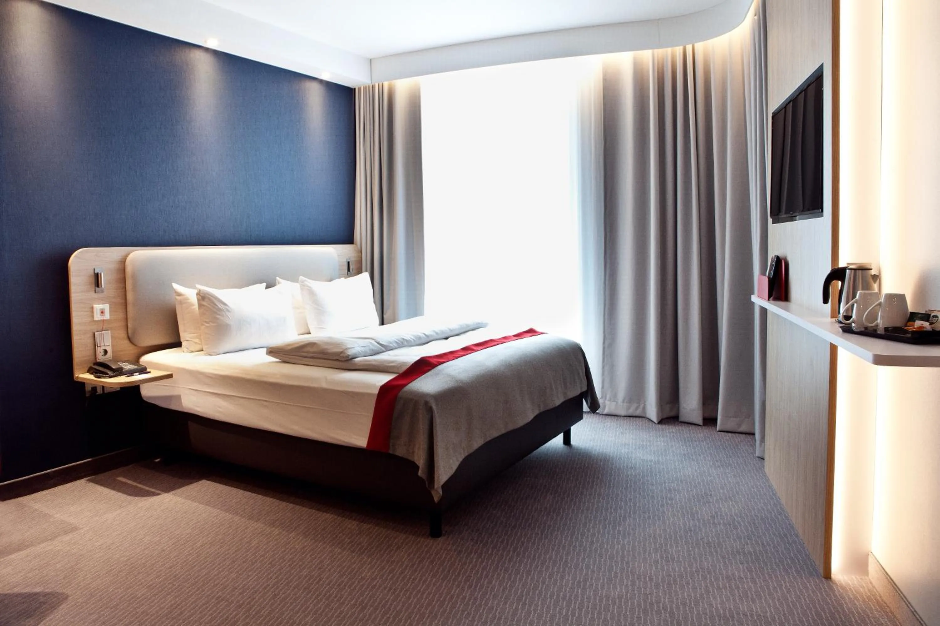 Bedroom, Bed in Holiday Inn Express - Recklinghausen