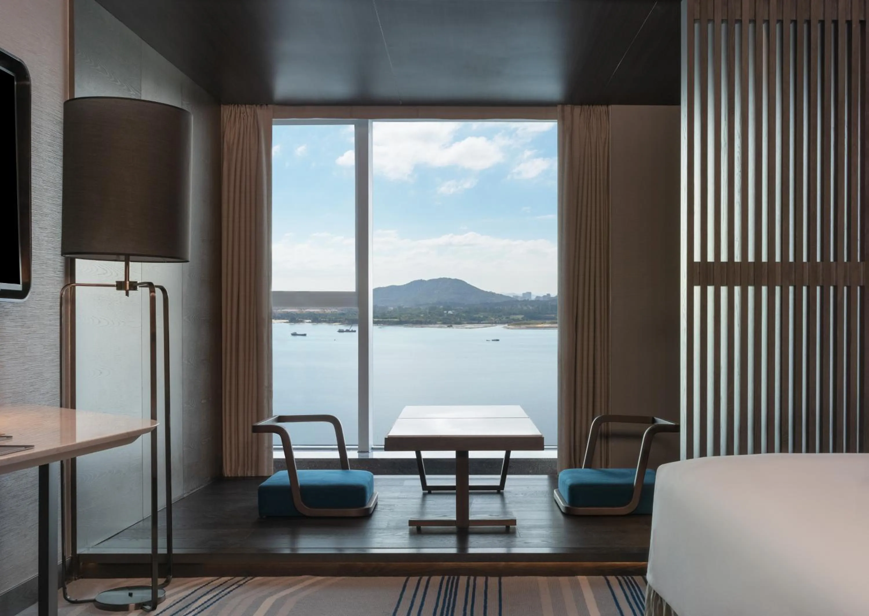 Sea view, Bed in Crowne Plaza Xiamen Jimei Seaview by IHG-Free Mini Bar