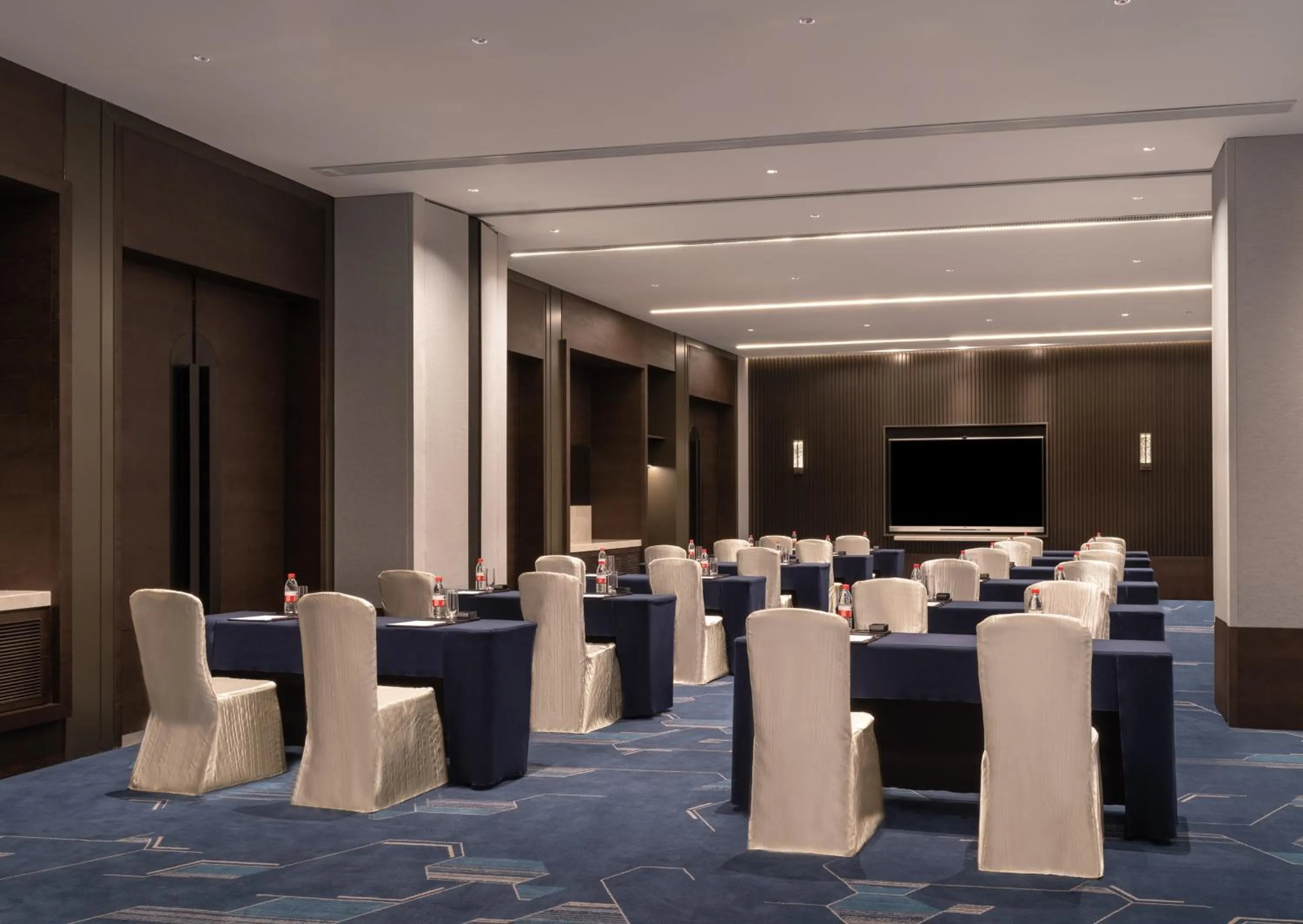 Meeting/conference room in Crowne Plaza Xiamen Jimei Seaview by IHG-Free Mini Bar