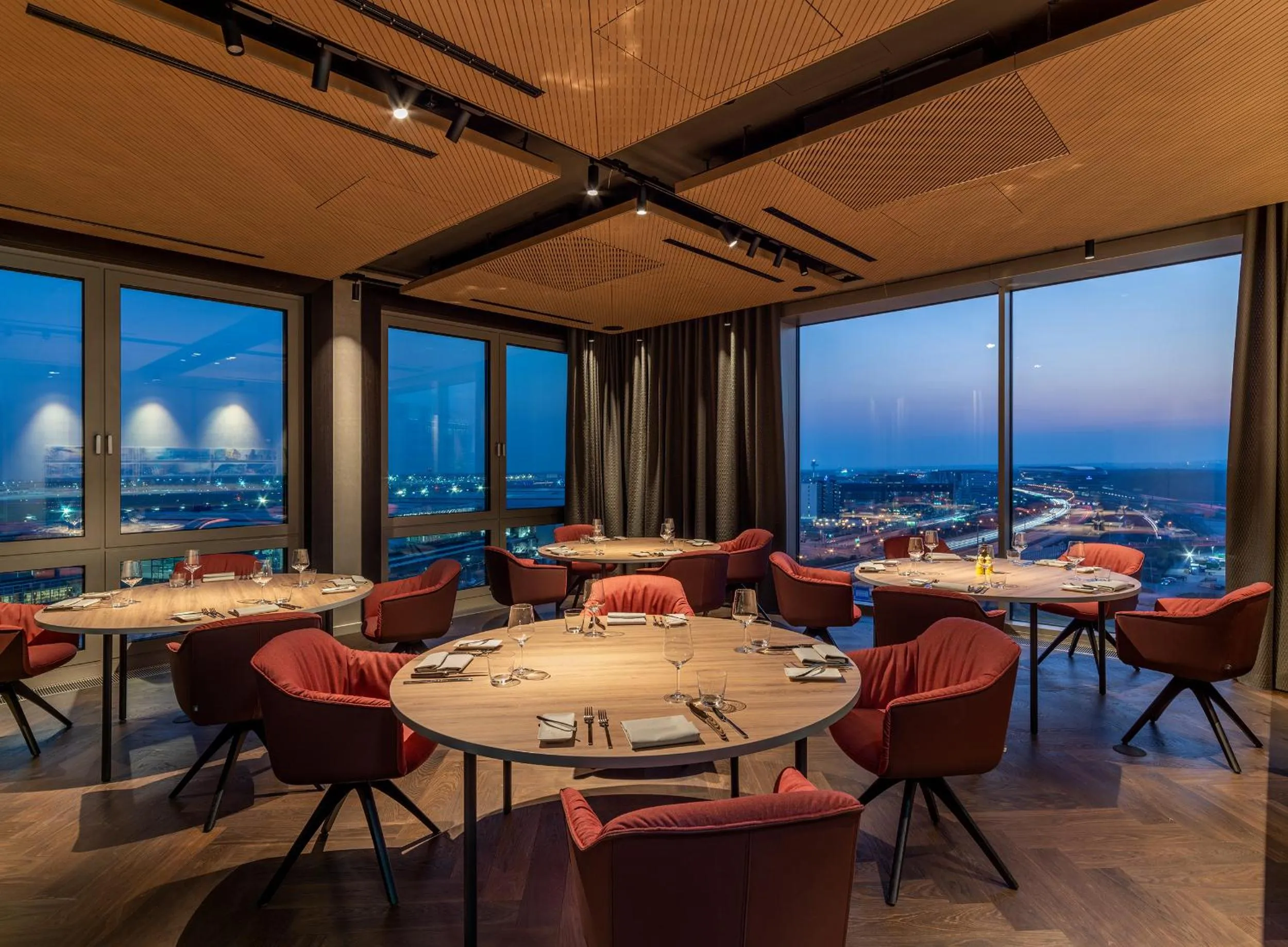 Restaurant/places to eat in b'mine Hotel Frankfurt Airport