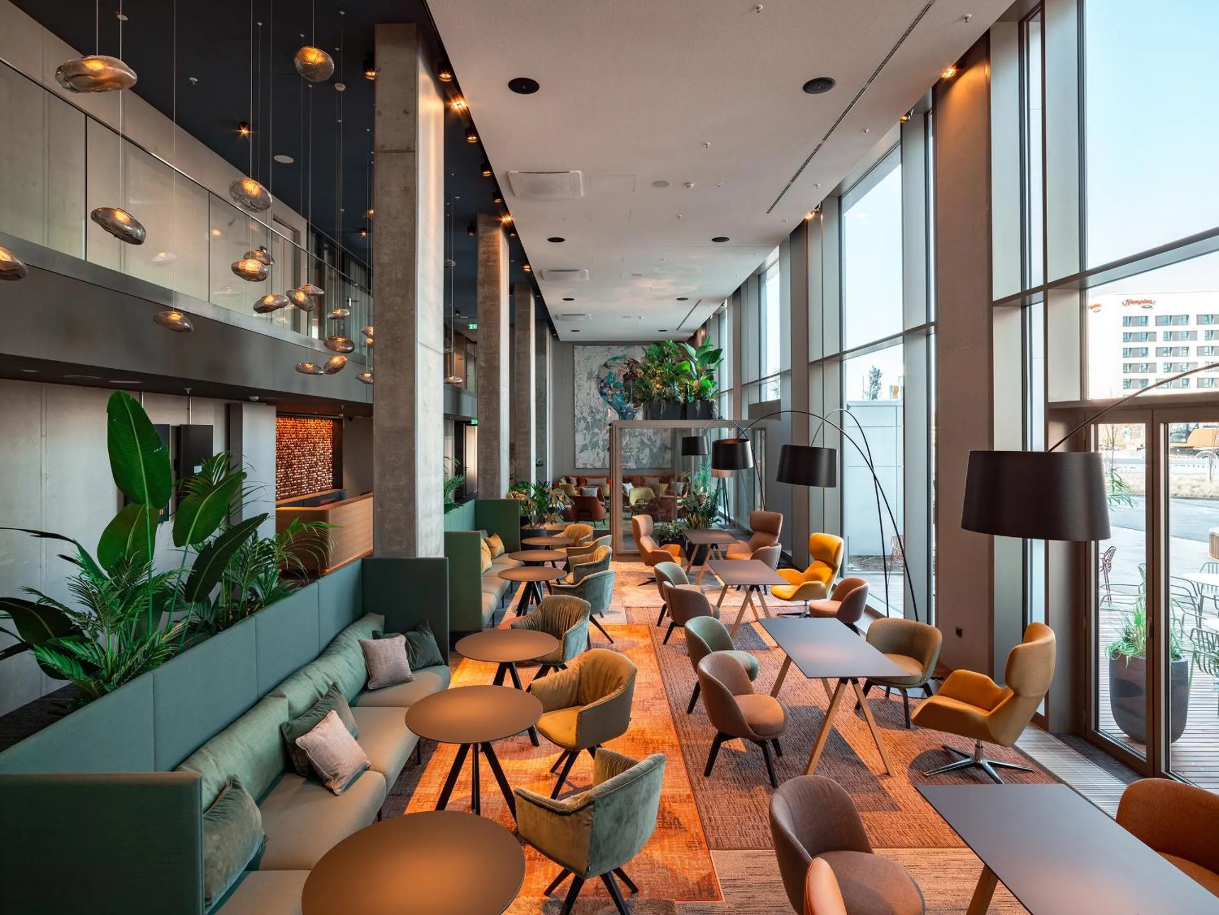 Lobby or reception in b'mine Hotel Frankfurt Airport