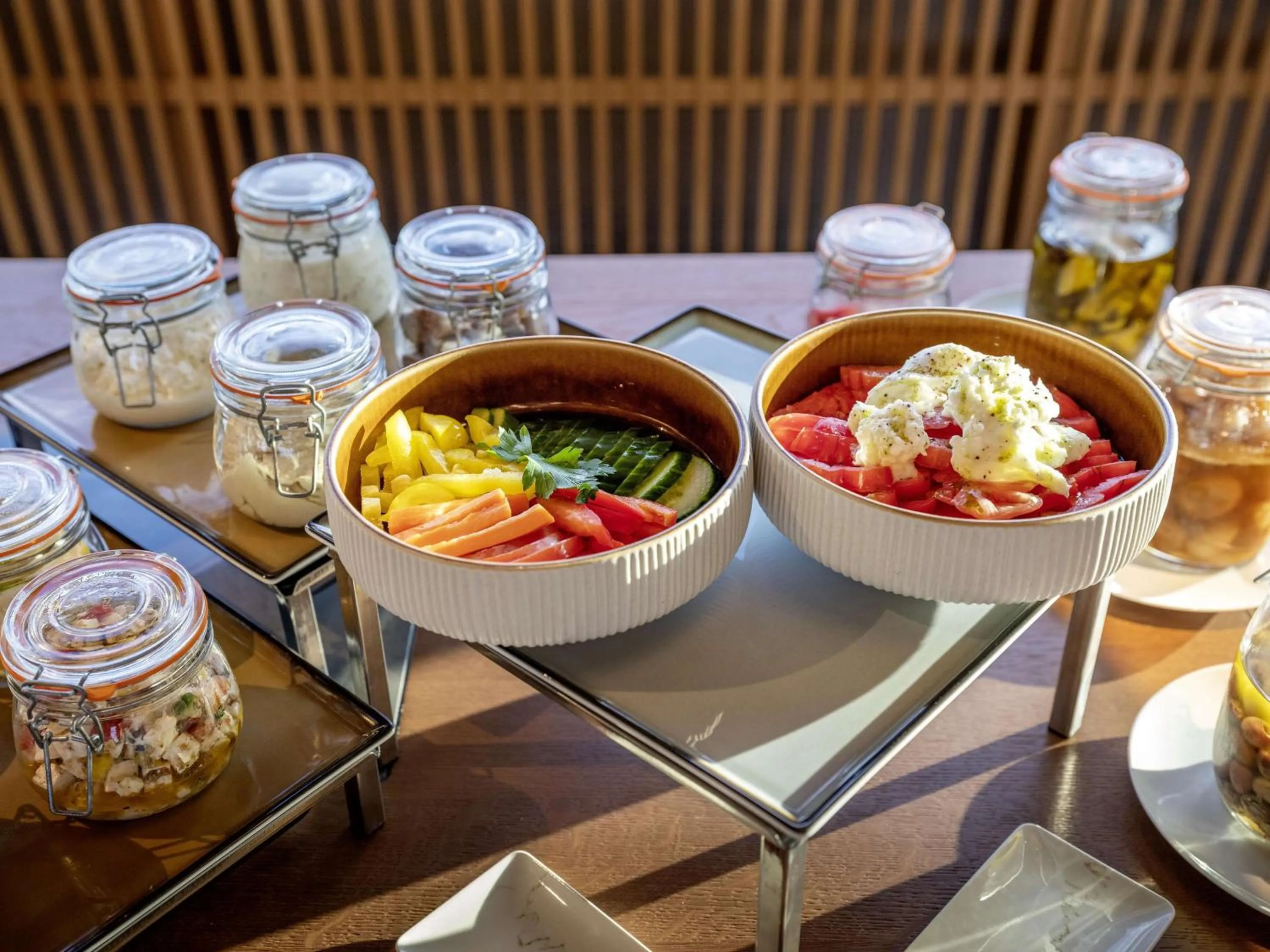 Food and drinks in b'mine Hotel Frankfurt Airport