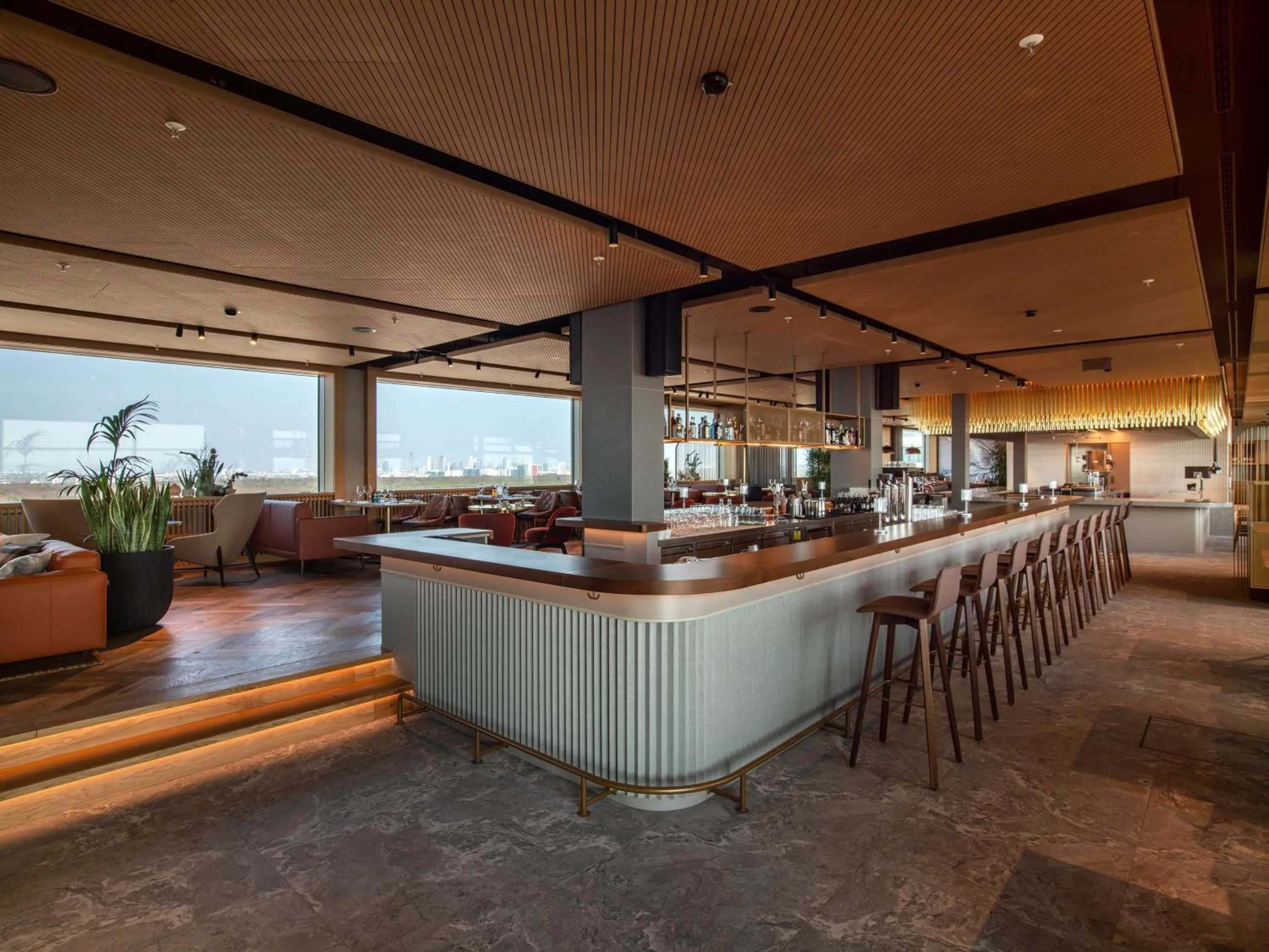 Food and drinks in b'mine Hotel Frankfurt Airport