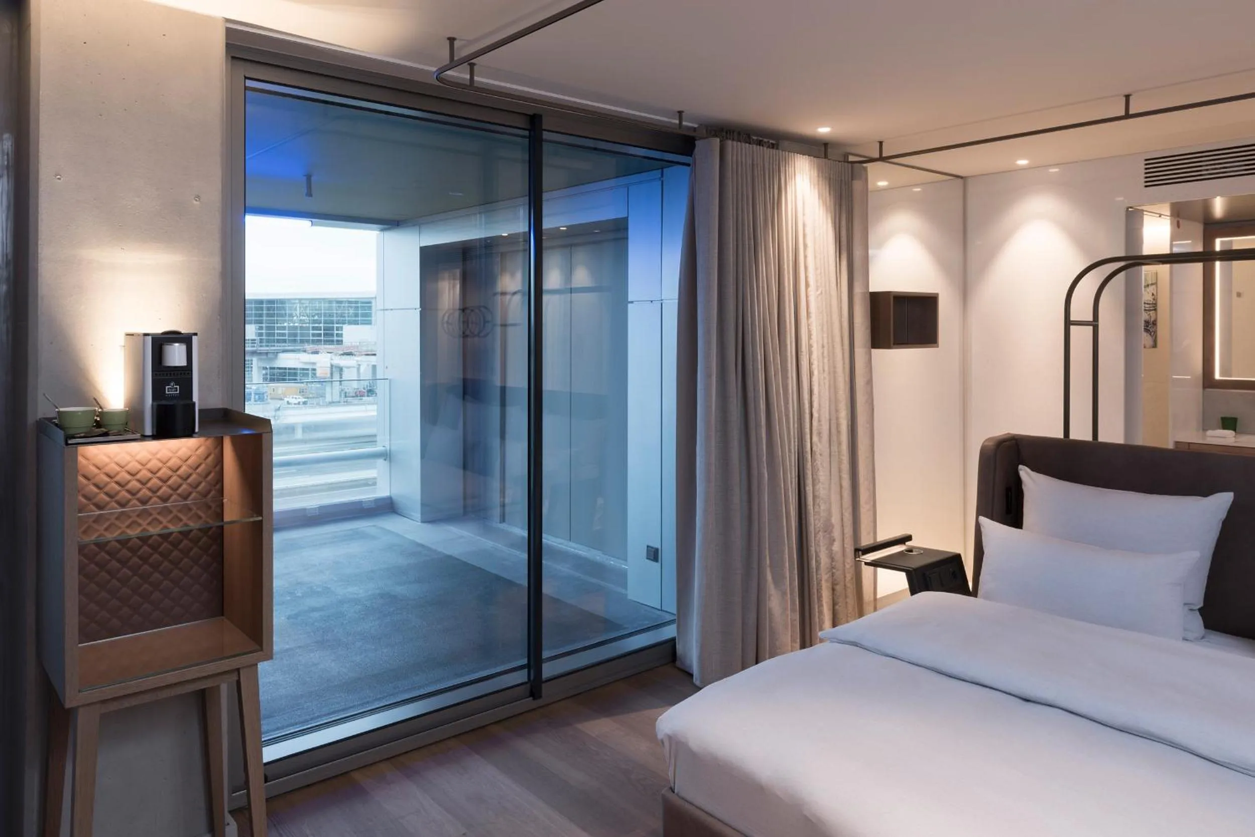 Bed in b'mine Hotel Frankfurt Airport