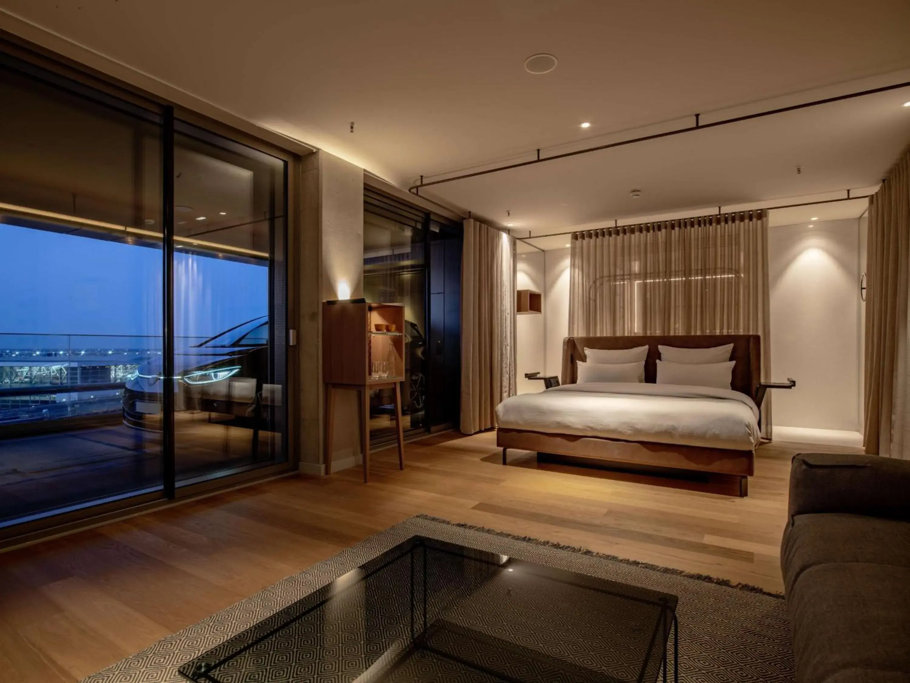 CarLoft - Planespotting in b'mine Hotel Frankfurt Airport CarLoft - Planespotting in b'mine Hotel Frankfurt Airport