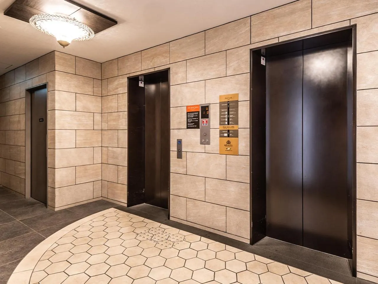 elevator in APA Hotel Nambaminami Daikokucho Ekimae