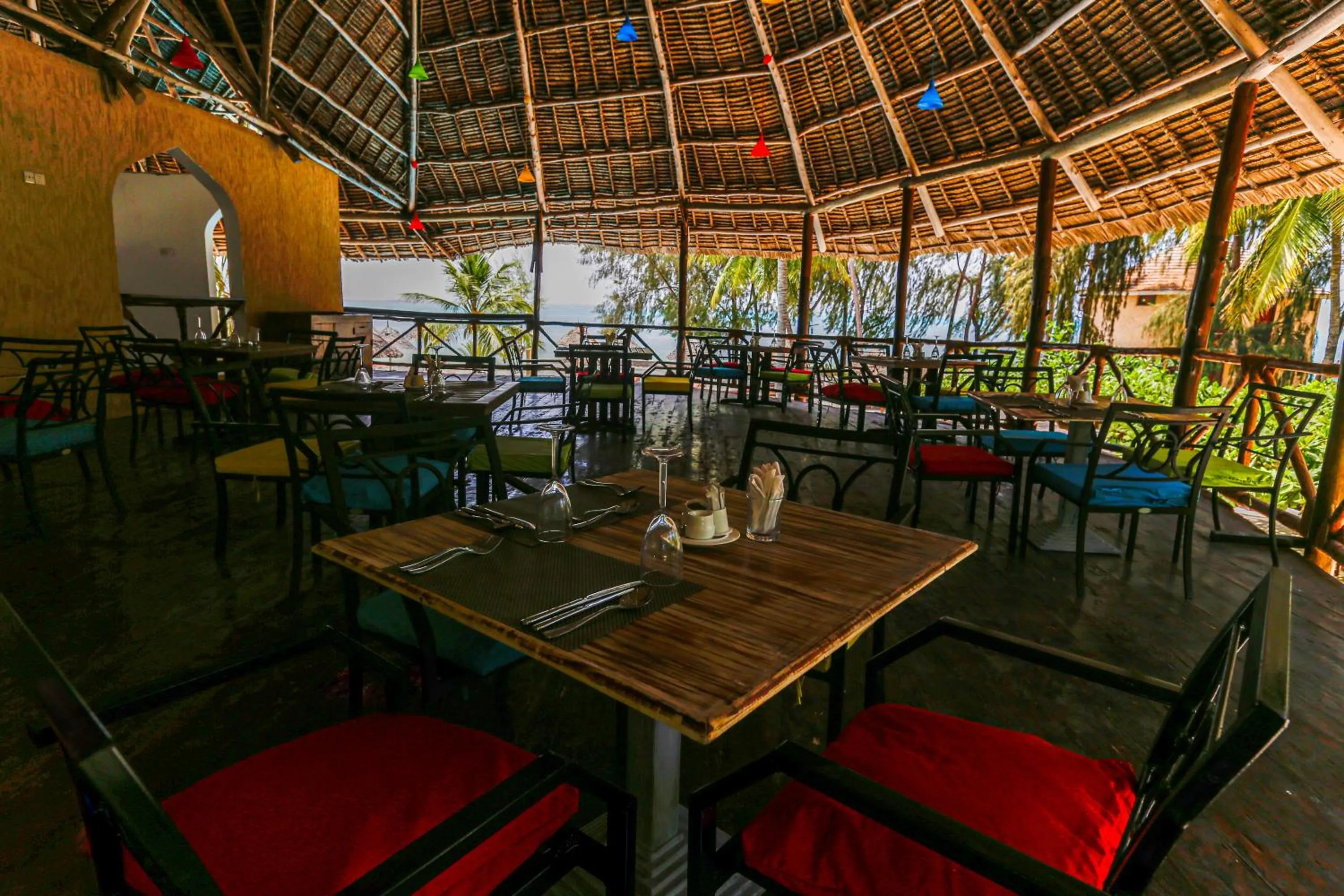 Restaurant/places to eat in Sansi Kae Beach Resort