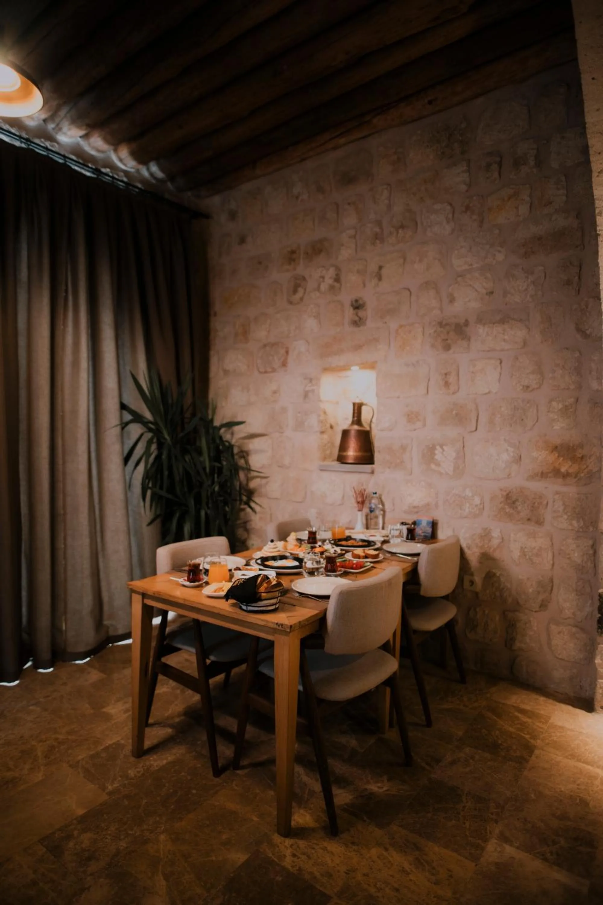Restaurant/places to eat in Solem Cave Suites