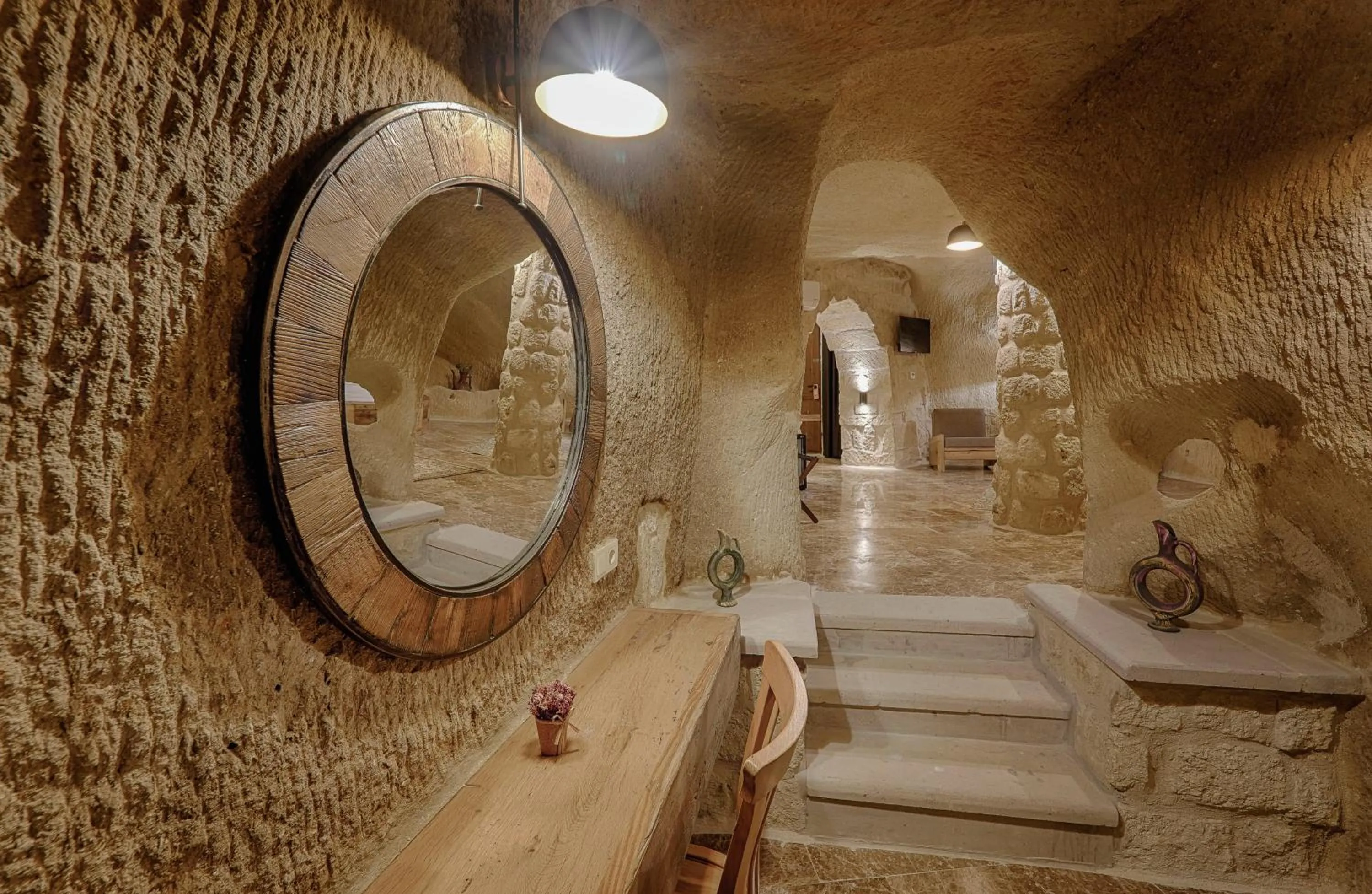 Photo of the whole room in Solem Cave Suites