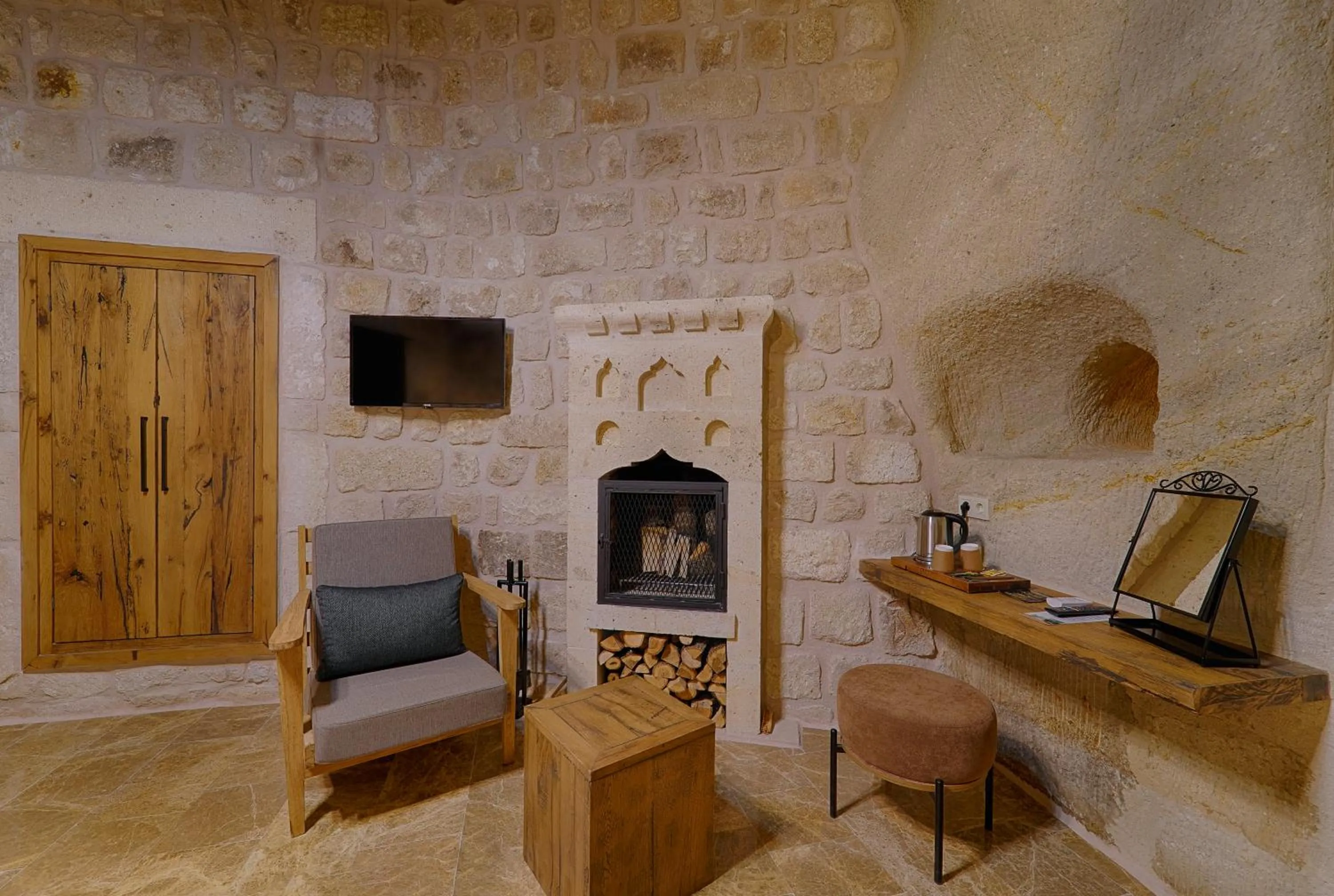 Living room in Solem Cave Suites