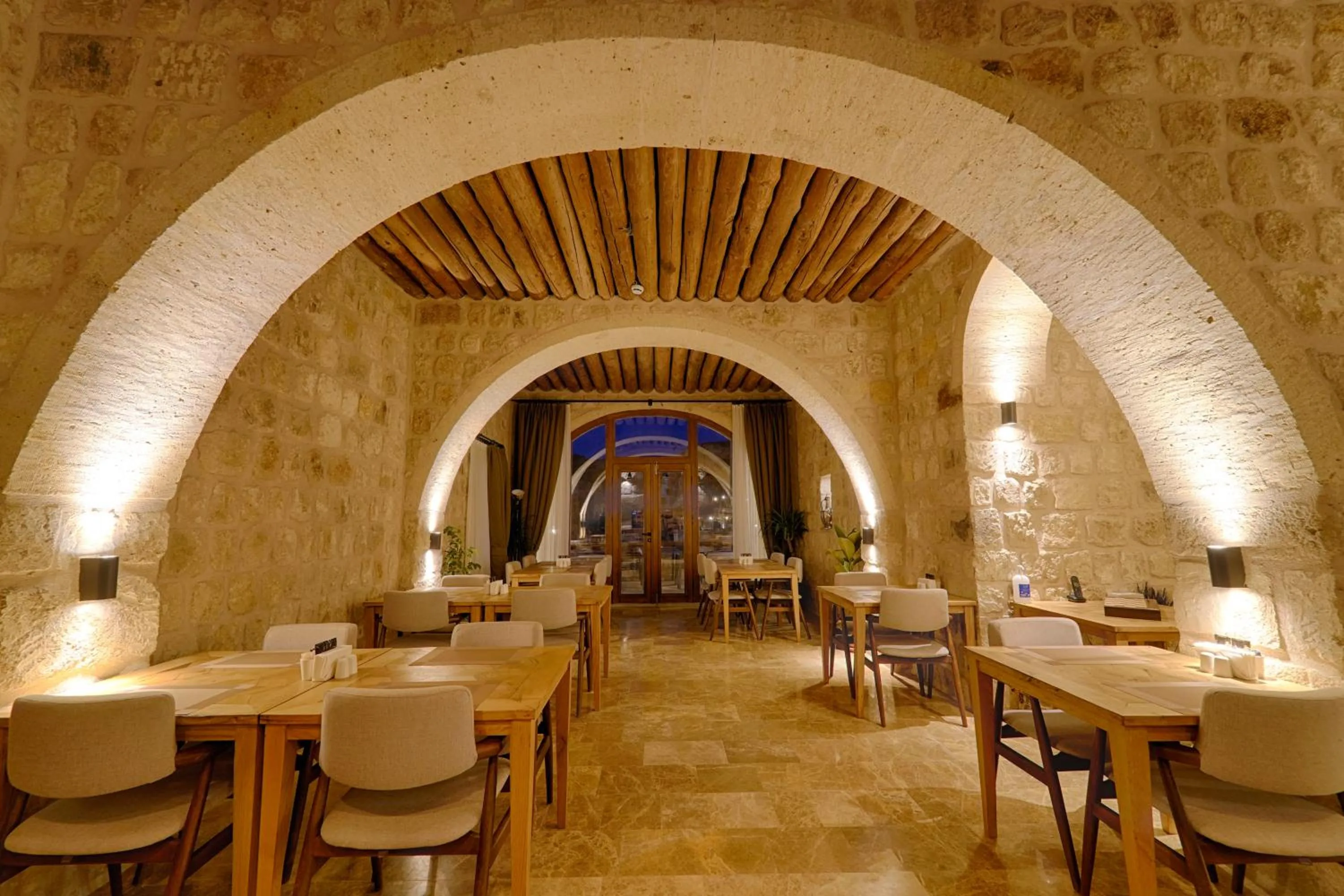 Restaurant/places to eat in Solem Cave Suites