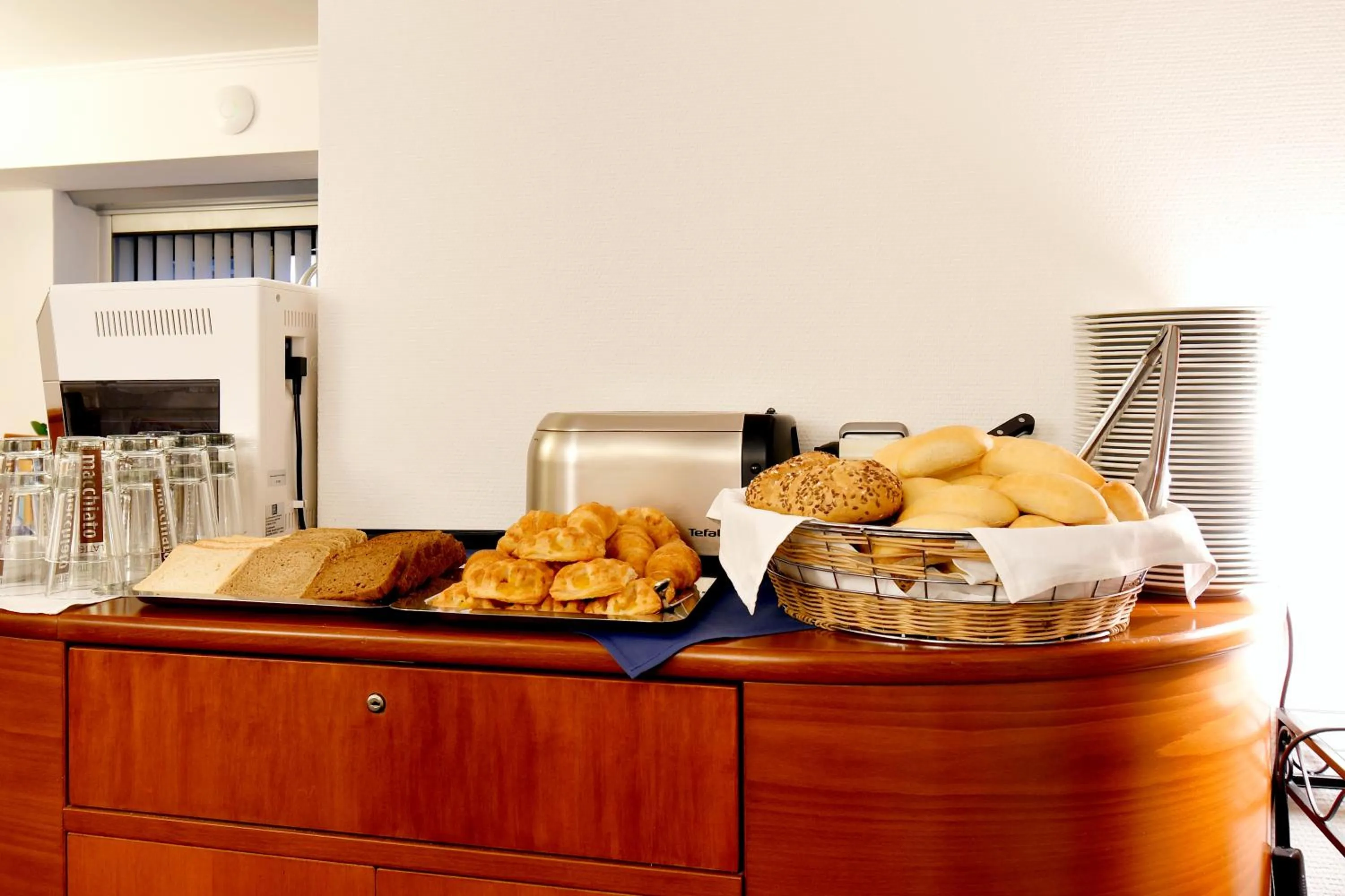 Buffet breakfast in Hotel Coronet