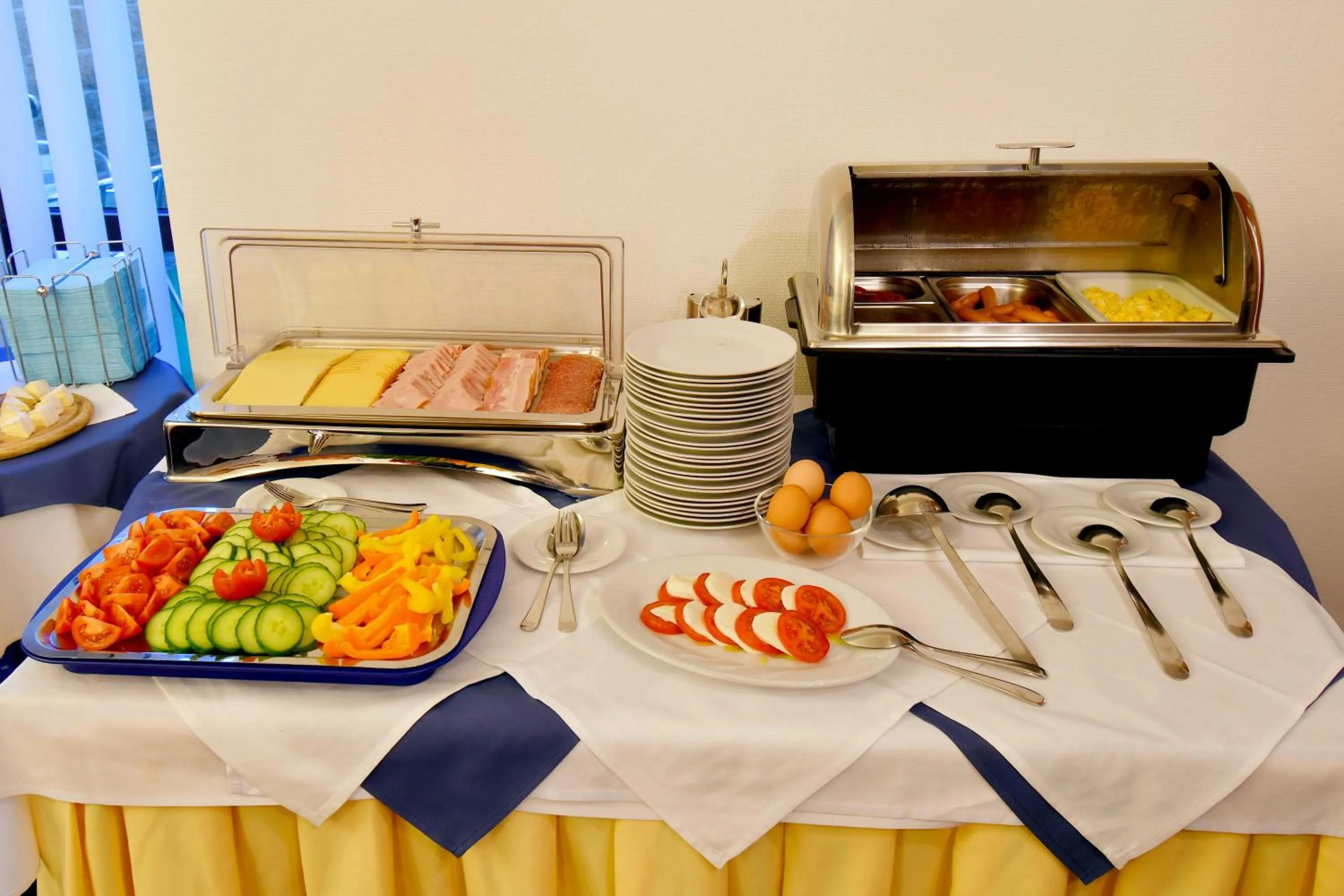 Buffet breakfast in Hotel Coronet