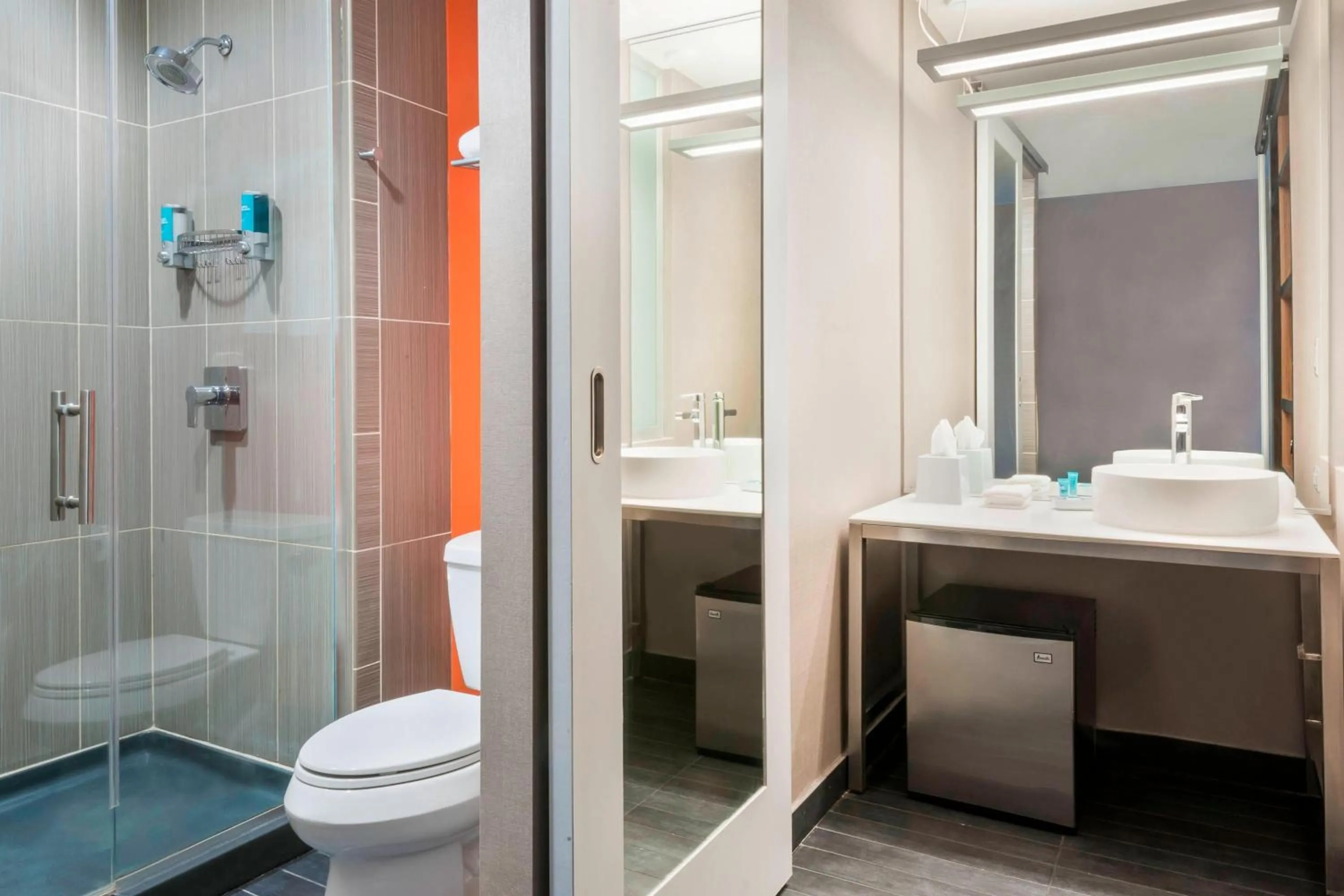 Bathroom in Aloft Orlando Downtown