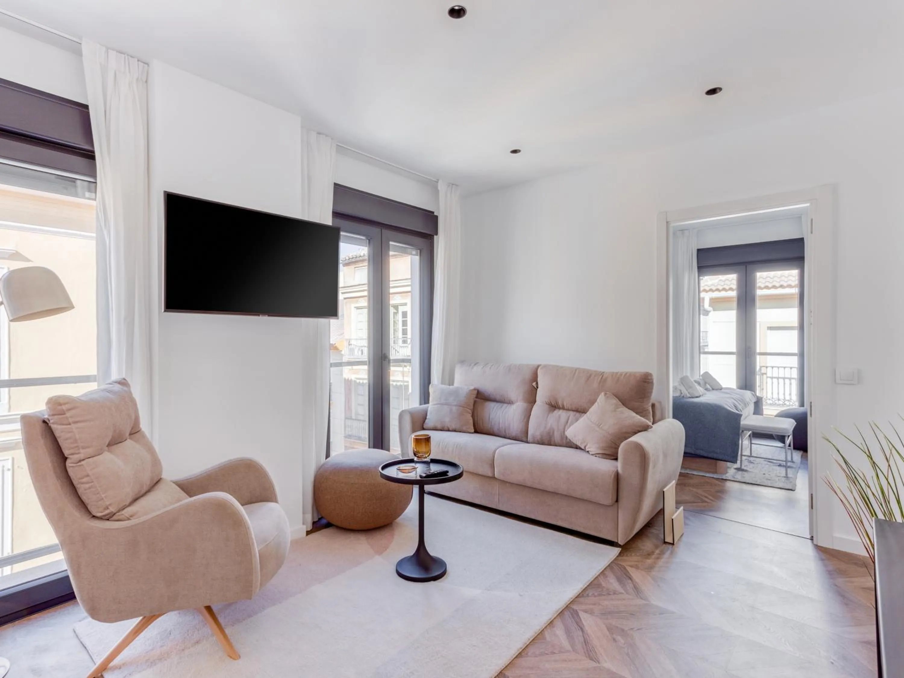 Living room in Limehome Málaga Calle Ancha del Carmen - Digital Access