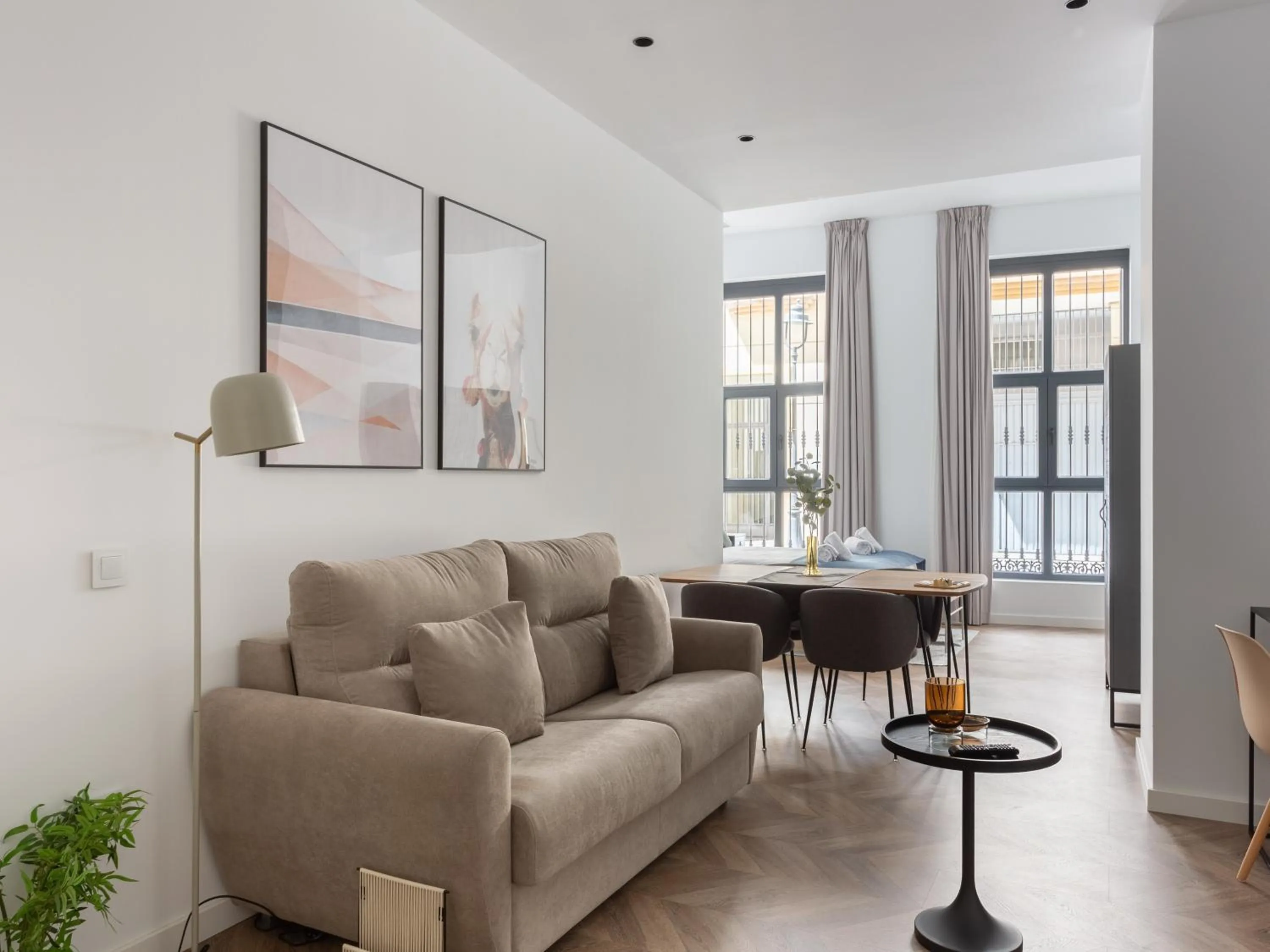 Living room in Limehome Málaga Calle Ancha del Carmen - Digital Access