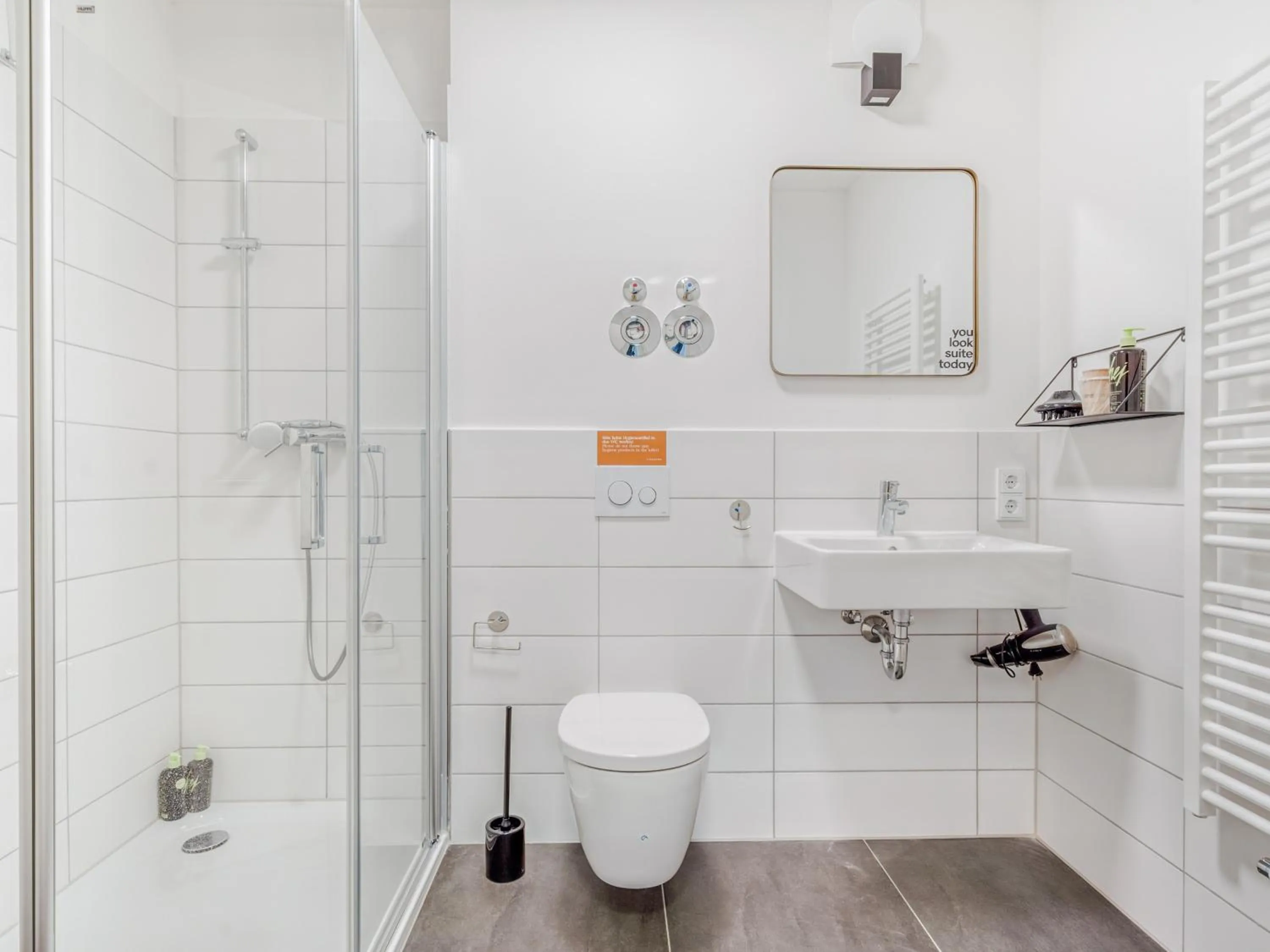 Shower in Limehome Dresden Wallstraße - Digital Access