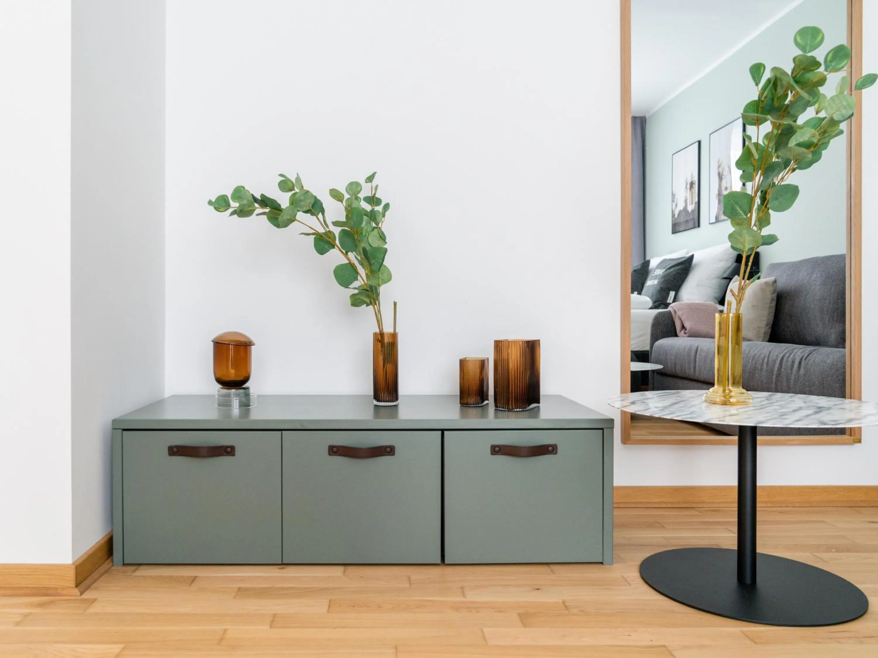 Living room in Limehome Dresden Wallstraße - Digital Access