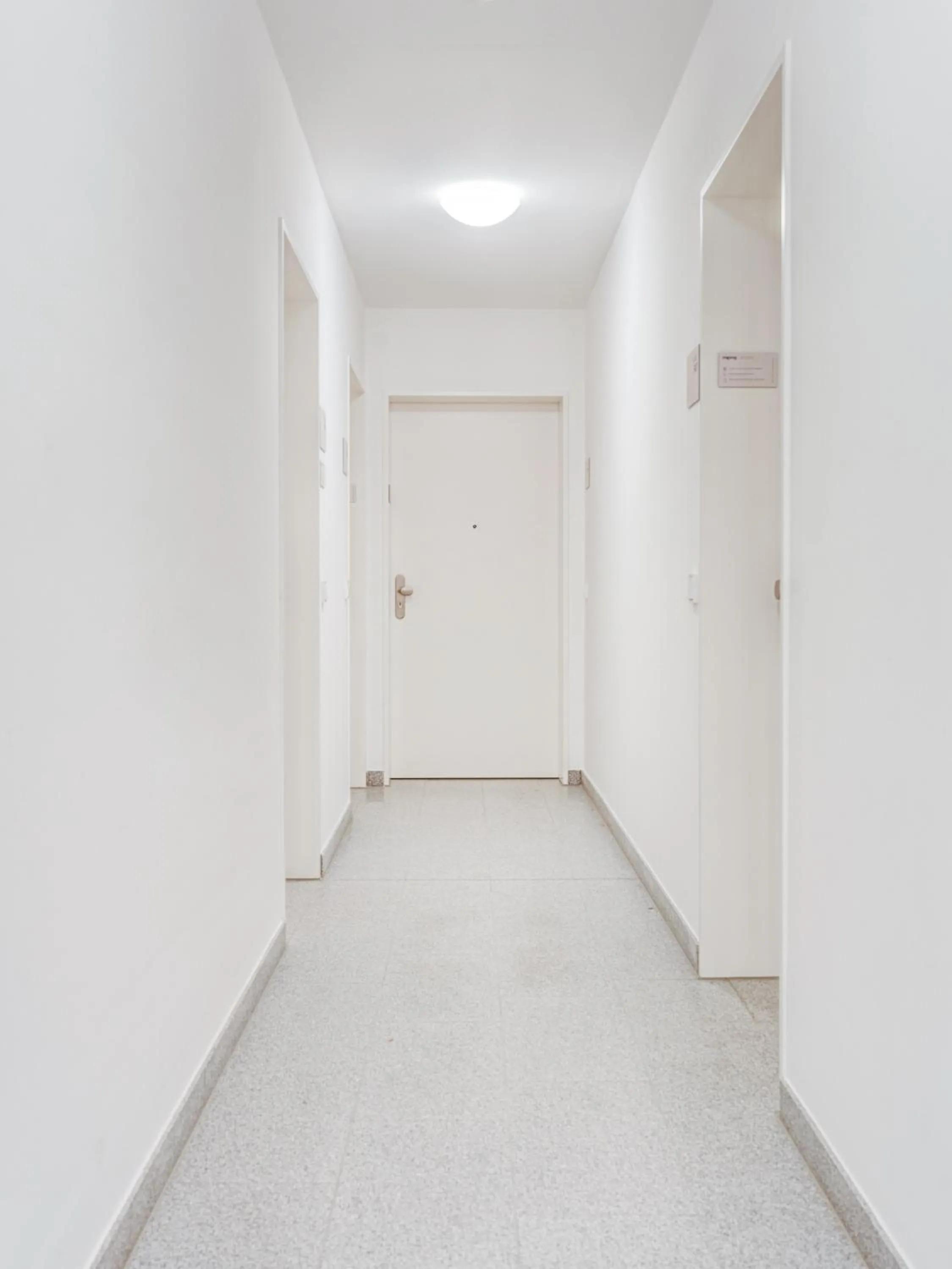 Property building in Limehome Dresden Wallstraße - Digital Access