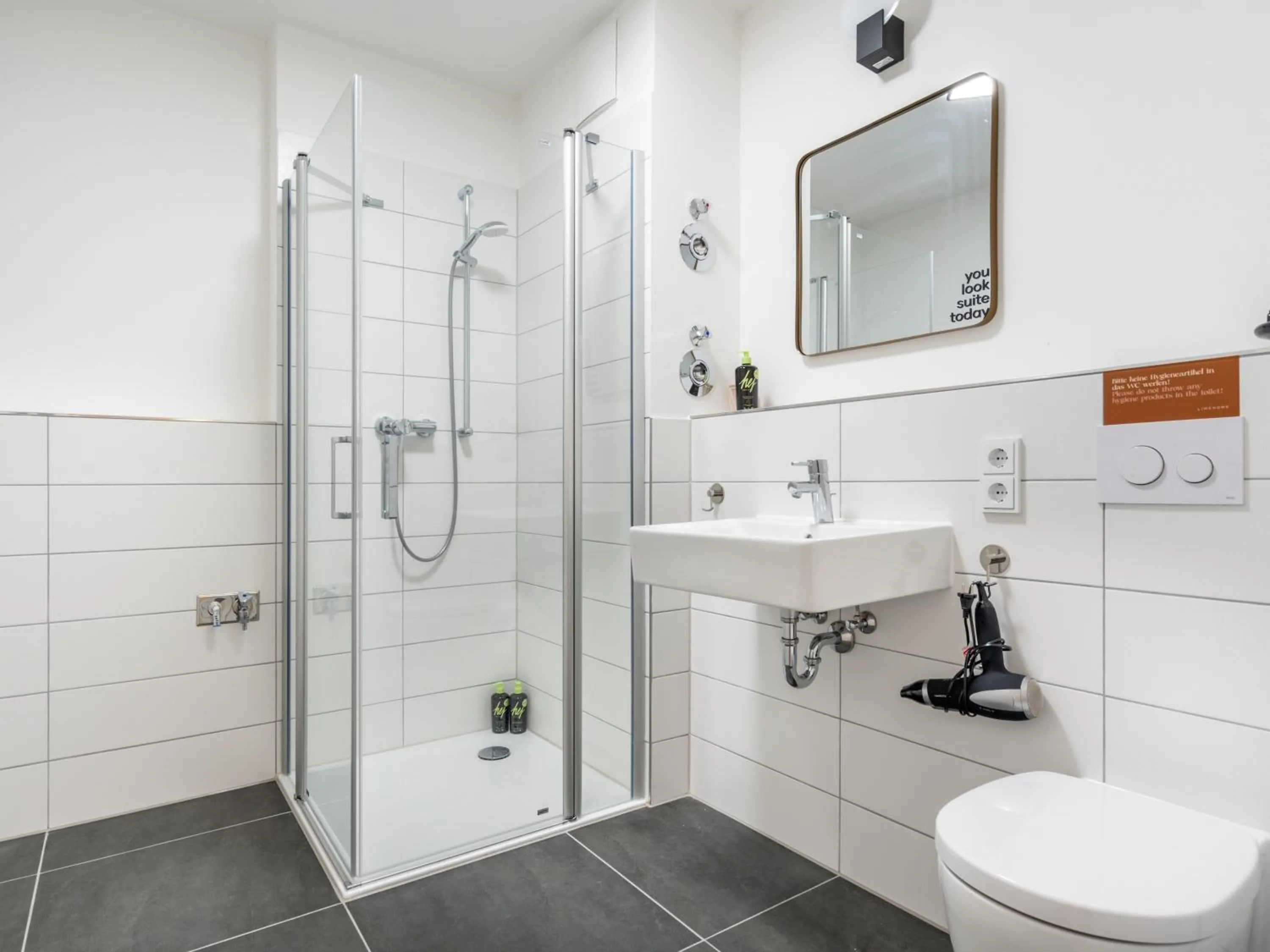 Shower in Limehome Dresden Wallstraße - Digital Access