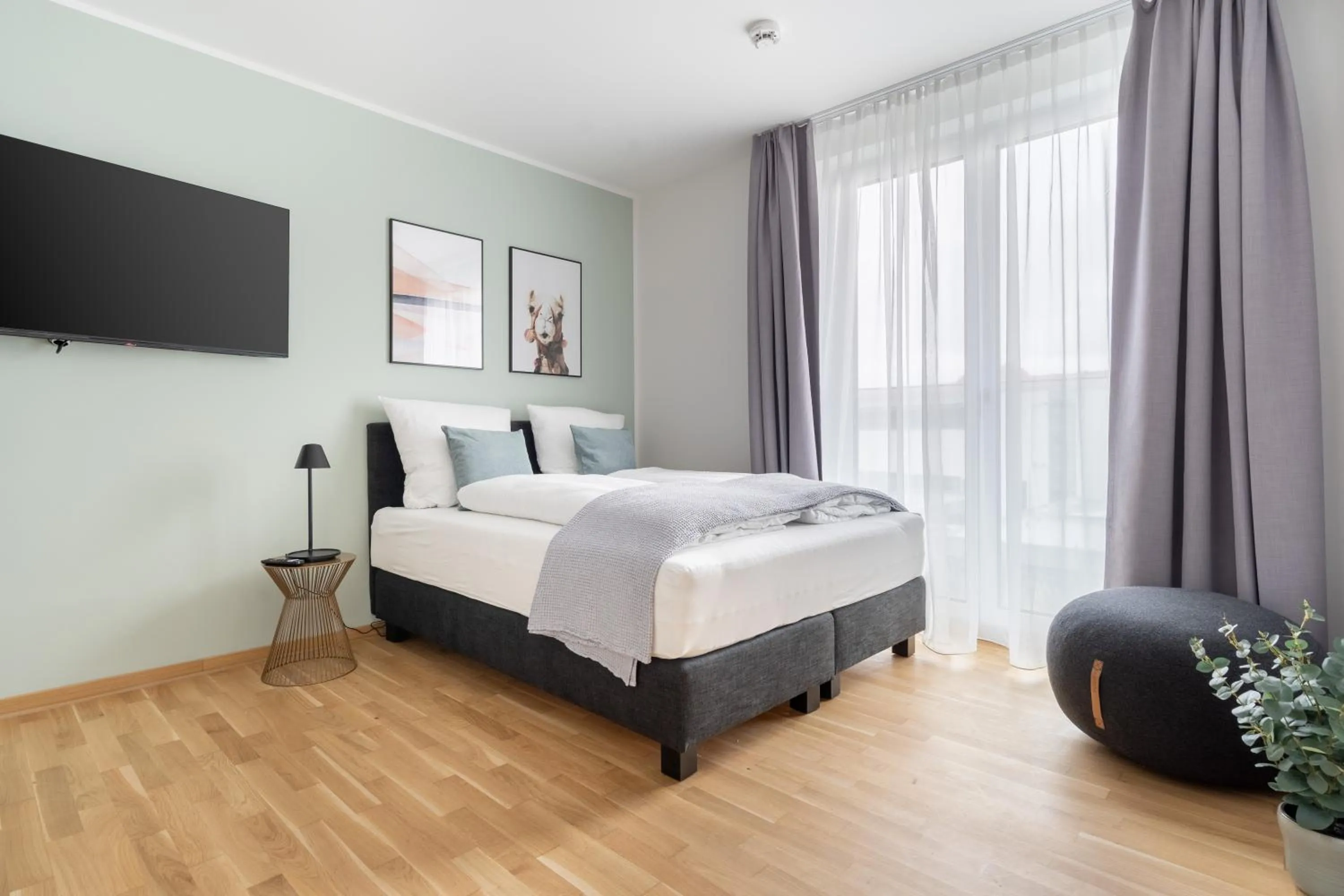 Bed in Limehome Dresden Wallstraße - Digital Access