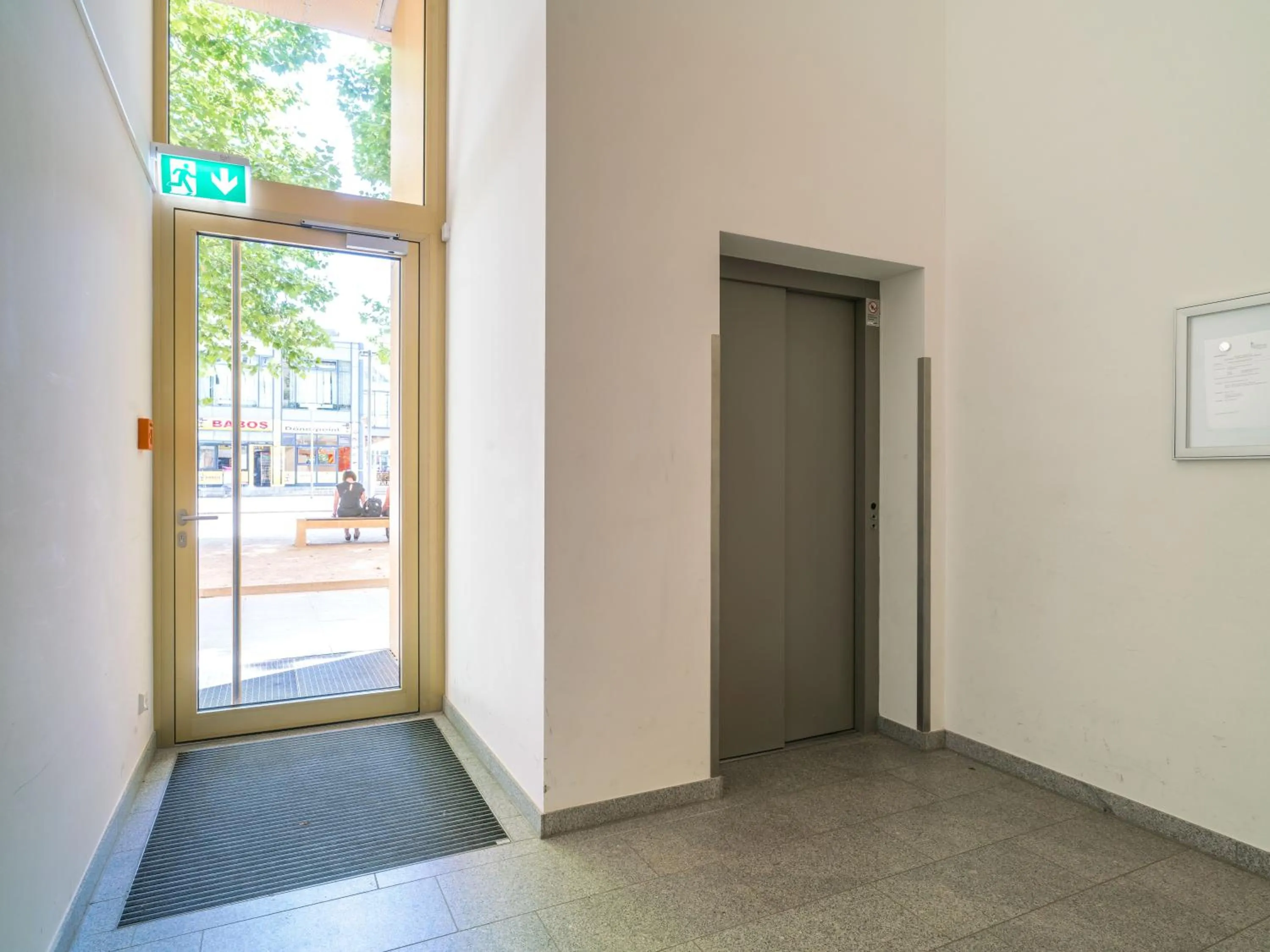 Facade/entrance in Limehome Dresden Wallstraße - Digital Access