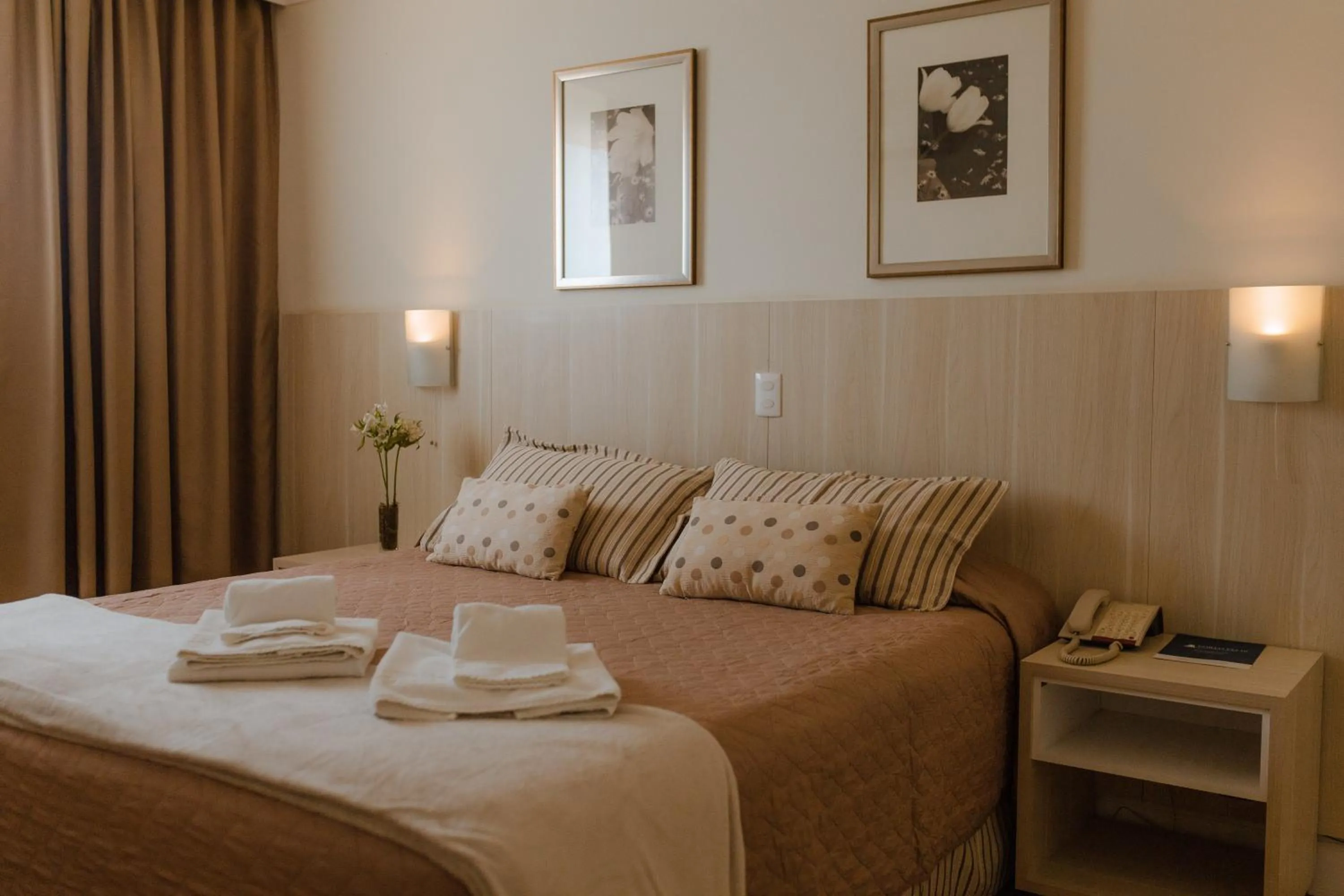 Bed in Porto Feliz Executive Hotel