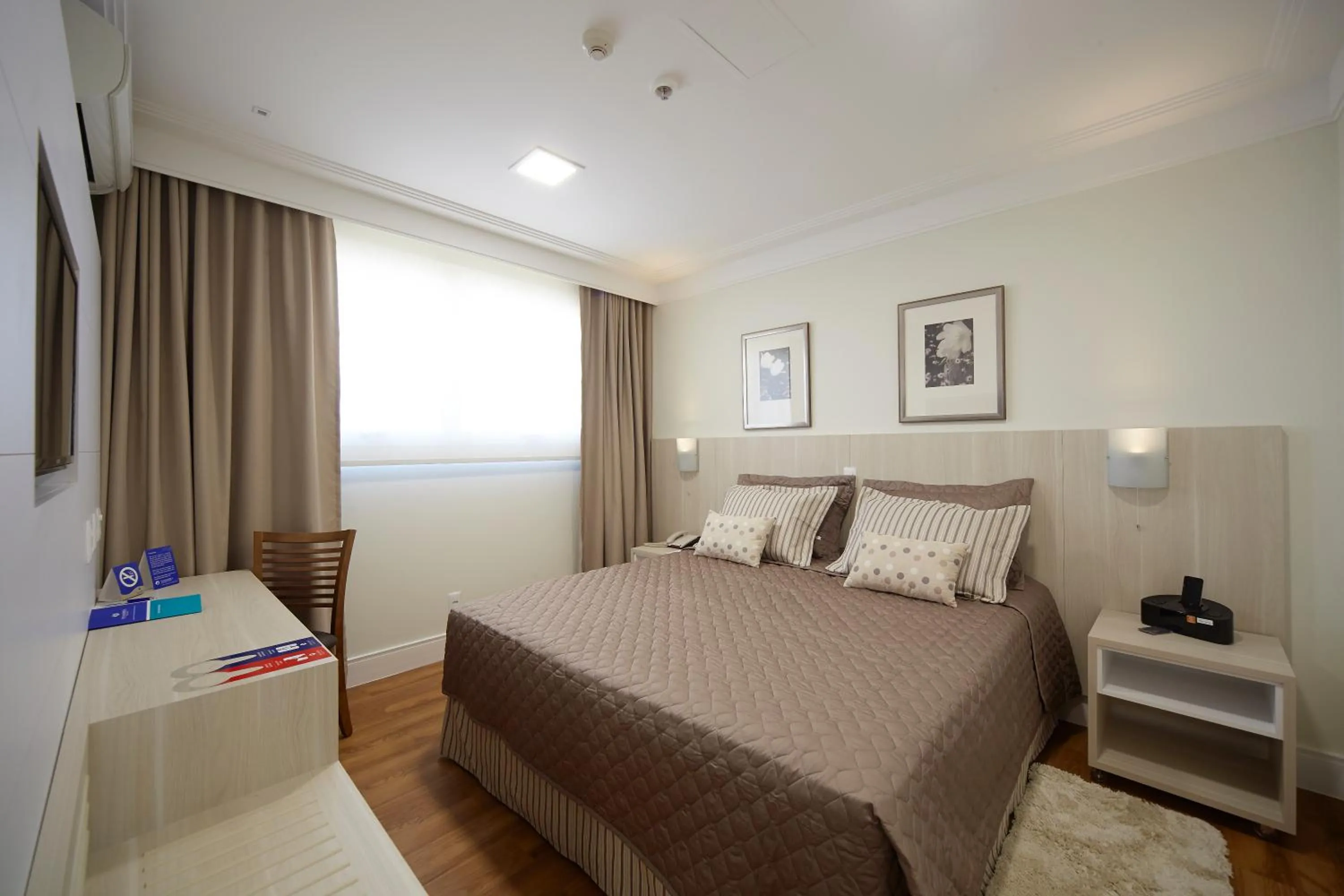 Photo of the whole room, Bed in Porto Feliz Executive Hotel