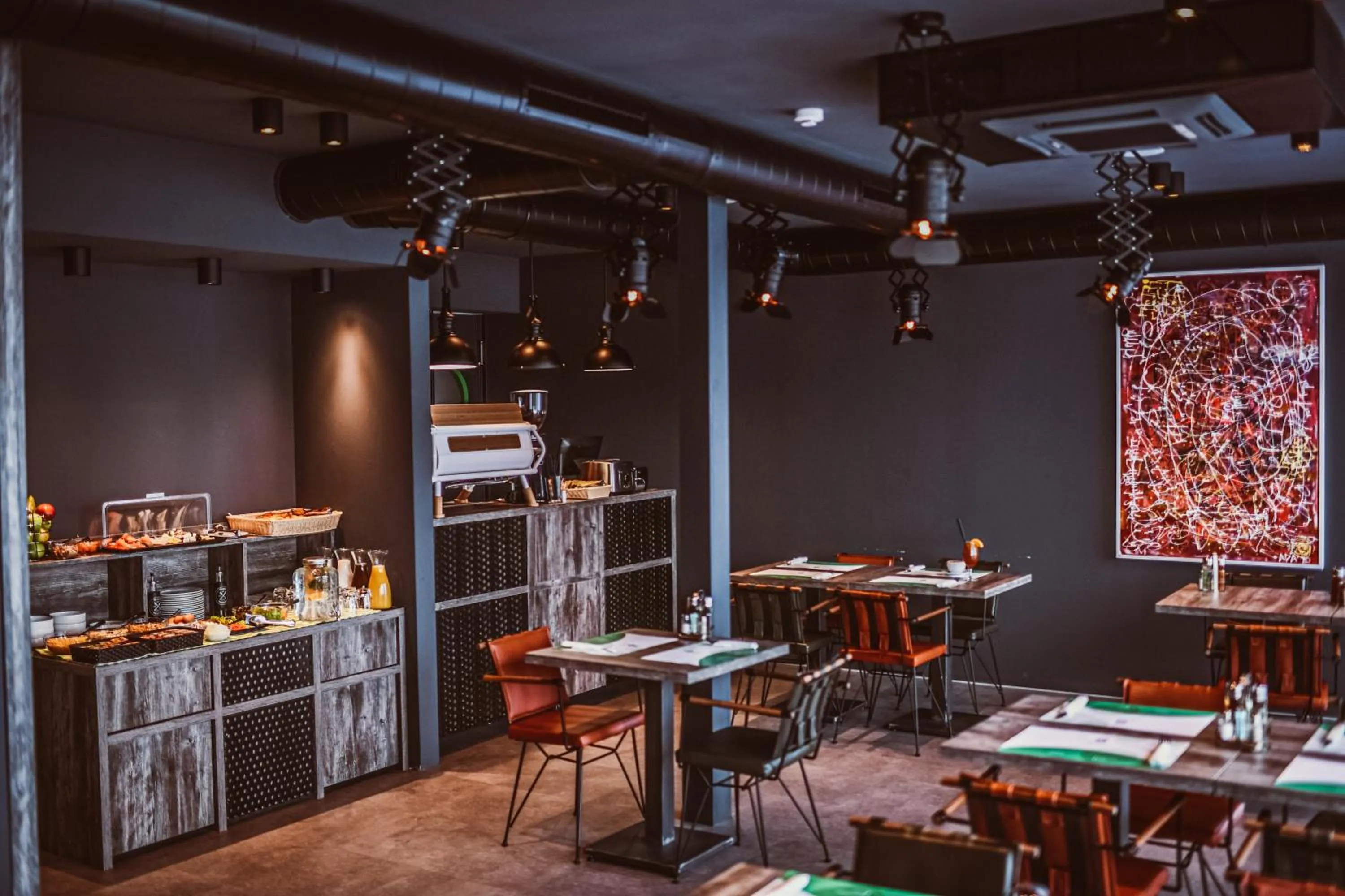 Restaurant/places to eat in Joy 5 Hotel & SPA