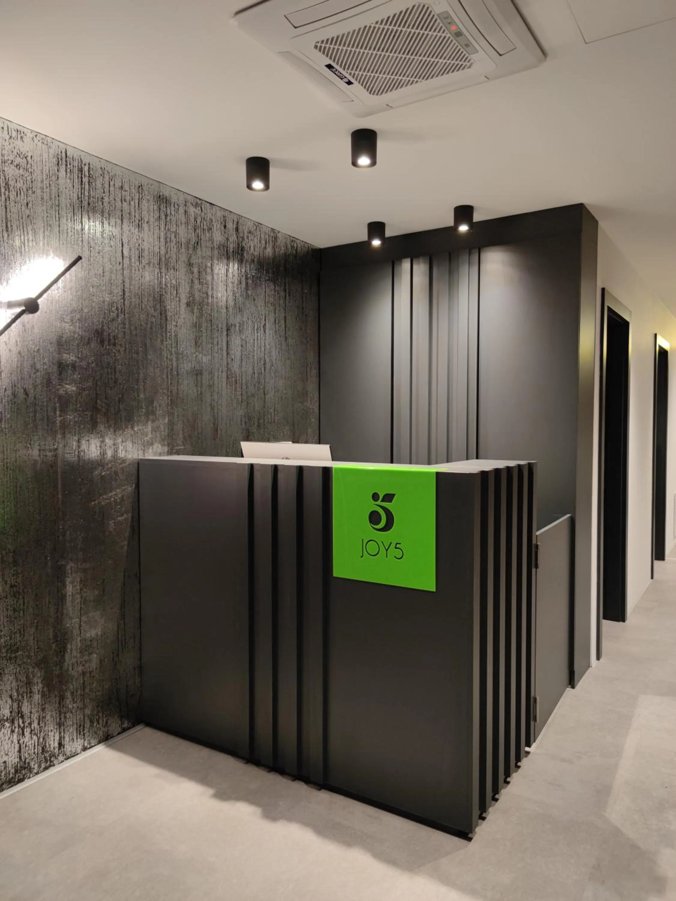 Lobby or reception in Joy 5 Hotel & SPA